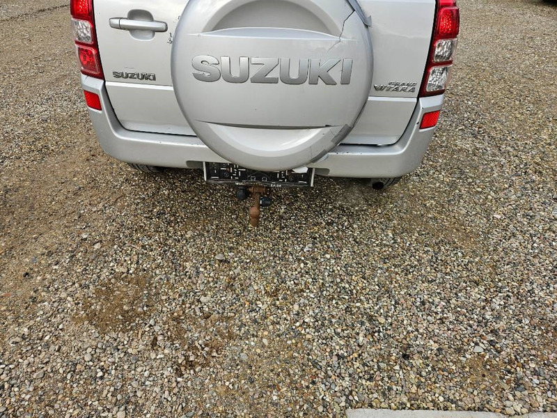 Suzuki Grand Vitara 2,0 GLX aut. Van 5d - Voiture: photos 4 Suzuki Grand Vitara 2,0 GLX aut. Van 5d - Voiture: photos 4