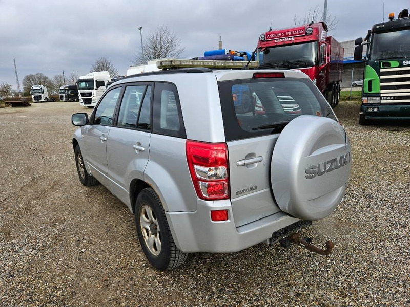 Suzuki Grand Vitara 2,0 GLX aut. Van 5d - Voiture: photos 3 Suzuki Grand Vitara 2,0 GLX aut. Van 5d - Voiture: photos 3