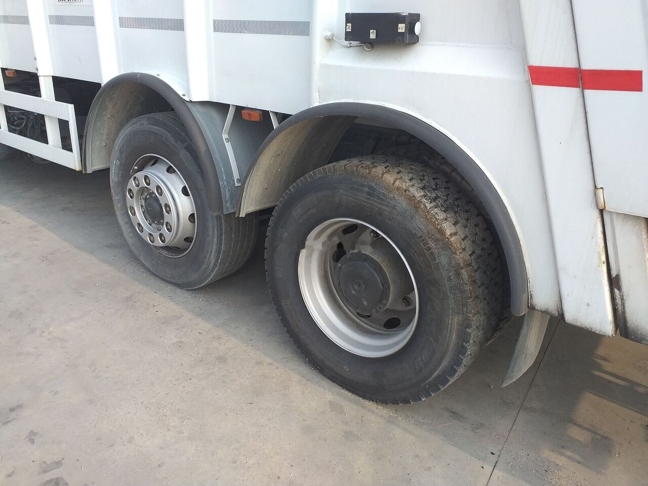 Benne à ordures ménagères Mercedes-Benz Econic 2628: photos 8