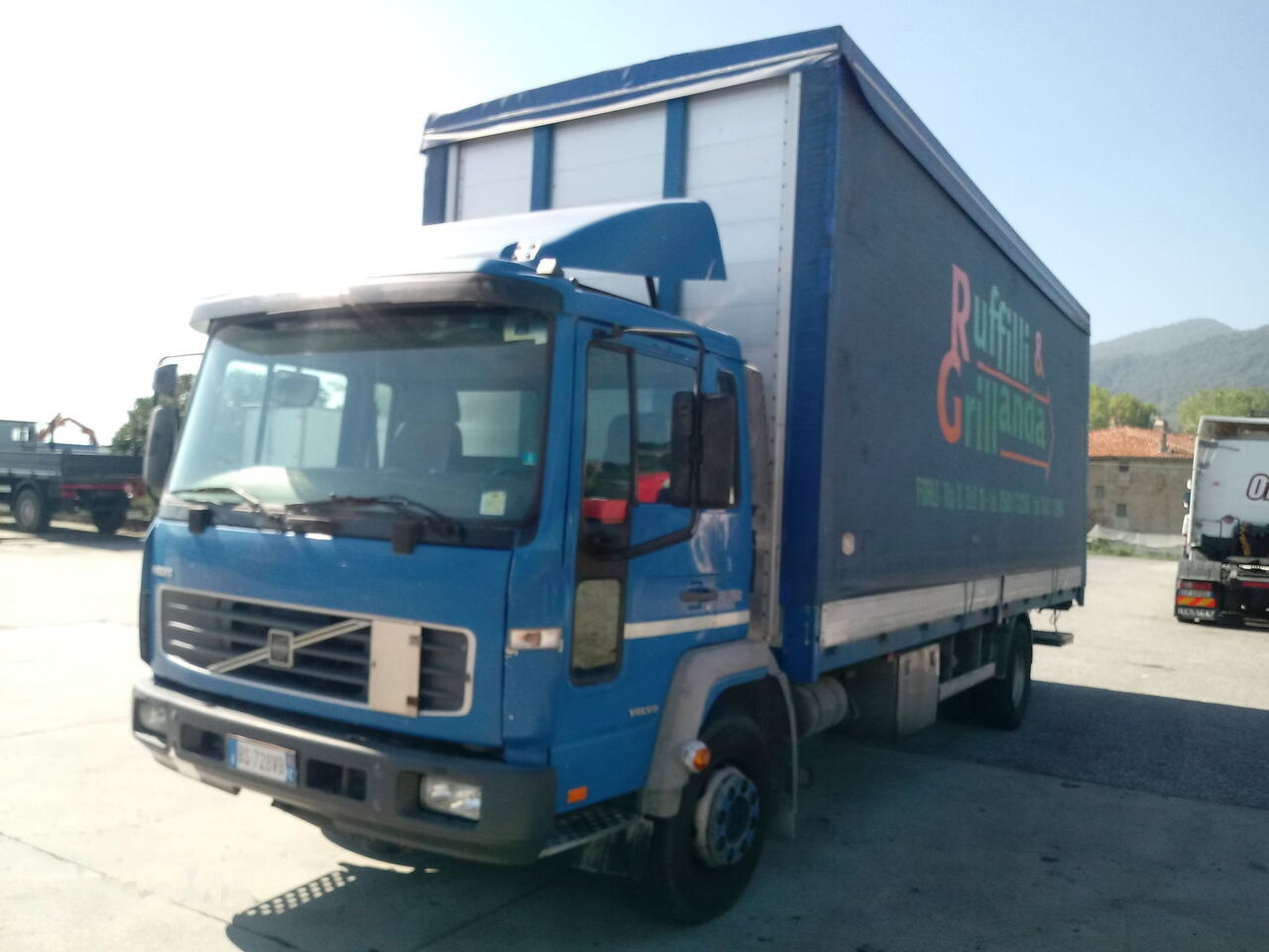 Volvo FL6.250 - Camion fourgon: photos 1 Volvo FL6.250 - Camion fourgon: photos 1