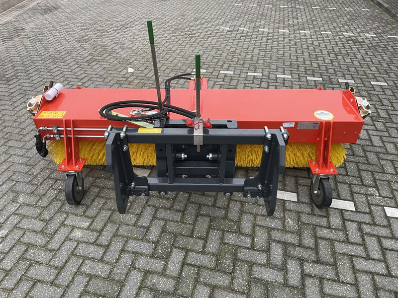 ADLER K600-240 Veegmachine - Brosse pour Véhicule de voirie/ Spécial: photos 4 ADLER K600-240 Veegmachine - Brosse pour Véhicule de voirie/ Spécial: photos 4