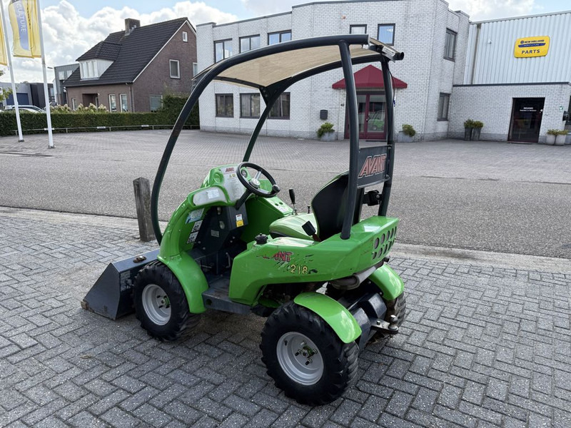 Avant 218 met Grondbak - Chargeuse sur pneus: photos 2 Avant 218 met Grondbak - Chargeuse sur pneus: photos 2