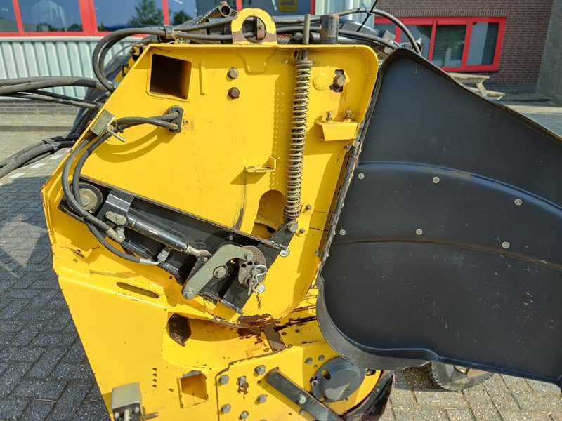 Accessoire aux ensileuses New Holland 273 Gras Pick Up: photos 13 Accessoire aux ensileuses New Holland 273 Gras Pick Up: photos 13