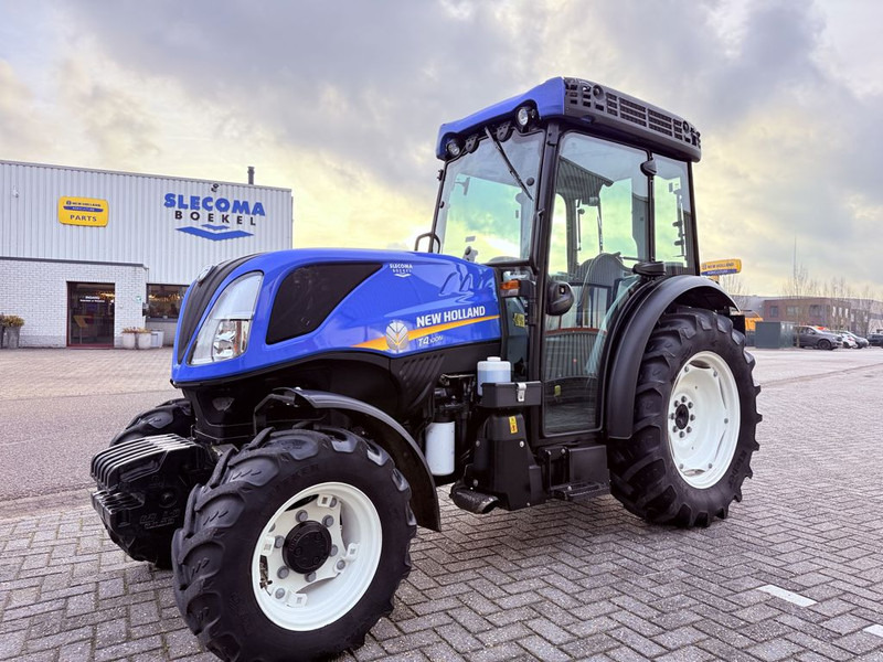 New Holland T4.100N BlueCab4 Supersteer - Tracteur agricole: photos 2 New Holland T4.100N BlueCab4 Supersteer - Tracteur agricole: photos 2
