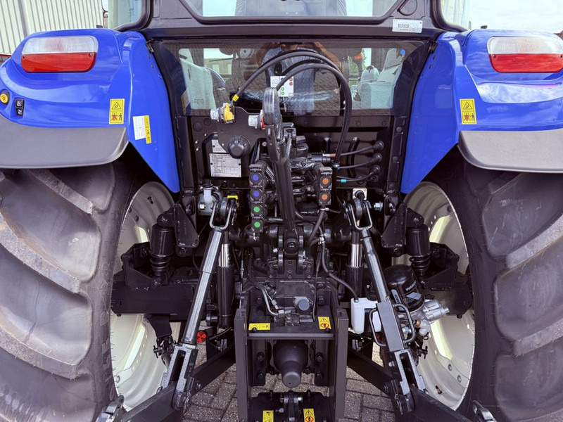 New Holland T5.120 Dual Command HILO - Tracteur agricole: photos 4 New Holland T5.120 Dual Command HILO - Tracteur agricole: photos 4