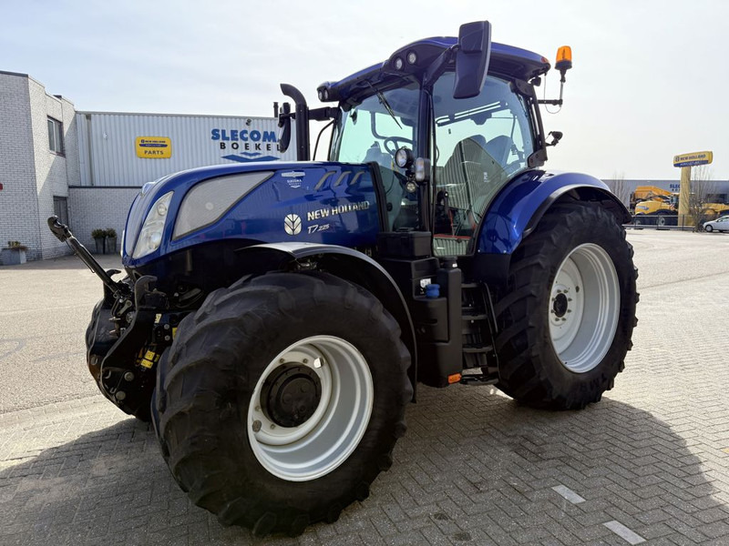 New Holland T7.225 AC Stage V Blue Power - Tracteur agricole: photos 5 New Holland T7.225 AC Stage V Blue Power - Tracteur agricole: photos 5