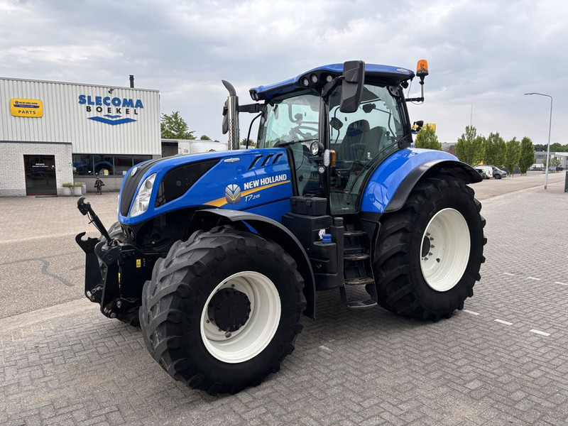 New Holland T7.245 AC STAGE V - Tracteur agricole: photos 1 New Holland T7.245 AC STAGE V - Tracteur agricole: photos 1