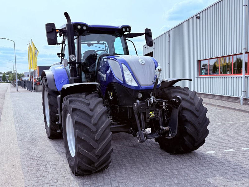 New Holland T7.270 AutoCommand Blue Power – Stage V - Tracteur agricole: photos 5 New Holland T7.270 AutoCommand Blue Power – Stage V - Tracteur agricole: photos 5