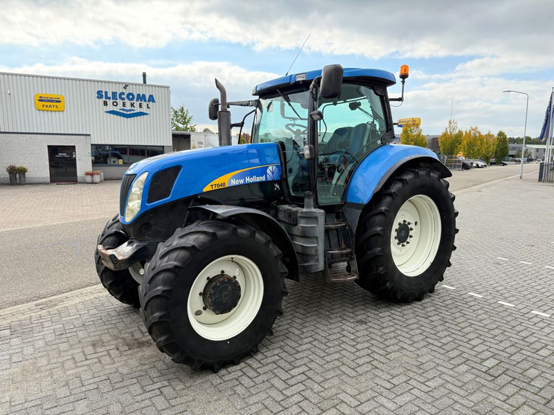 New Holland T7040 Power Command - Tracteur agricole: photos 1 New Holland T7040 Power Command - Tracteur agricole: photos 1