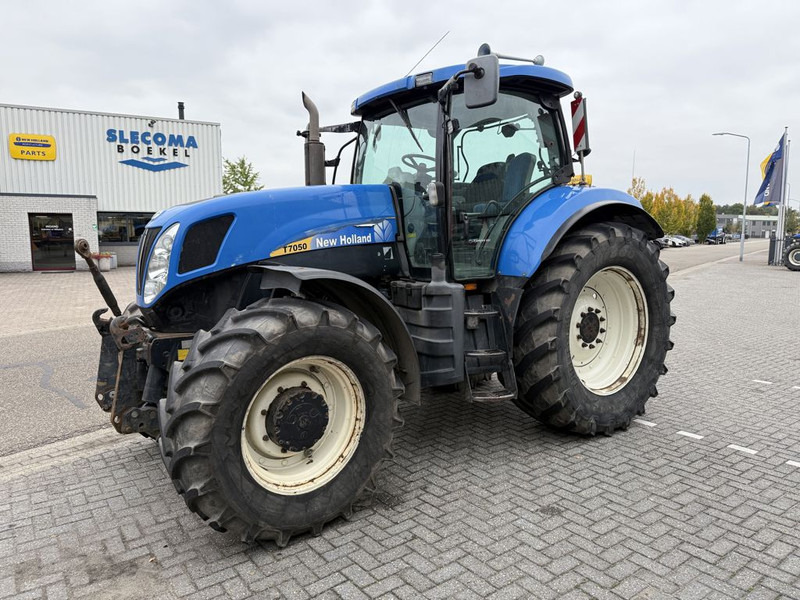 New Holland T7050 Power Command - Tracteur agricole: photos 1 New Holland T7050 Power Command - Tracteur agricole: photos 1