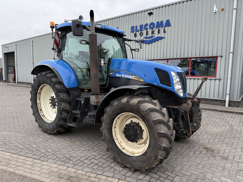 New Holland T7050 Power Command - Tracteur agricole: photos 4 New Holland T7050 Power Command - Tracteur agricole: photos 4