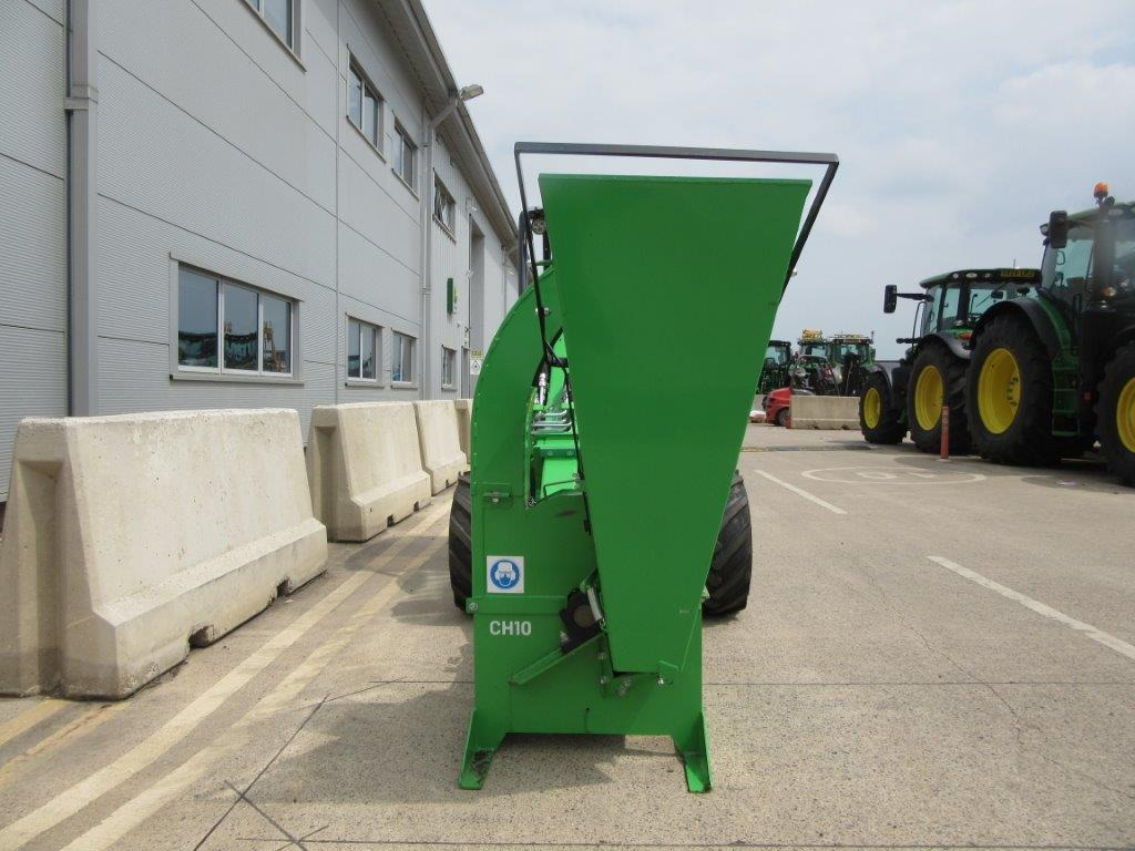 AVANT WOOD CHIPPER CH100 - Valet de ferme: photos 3 AVANT WOOD CHIPPER CH100 - Valet de ferme: photos 3