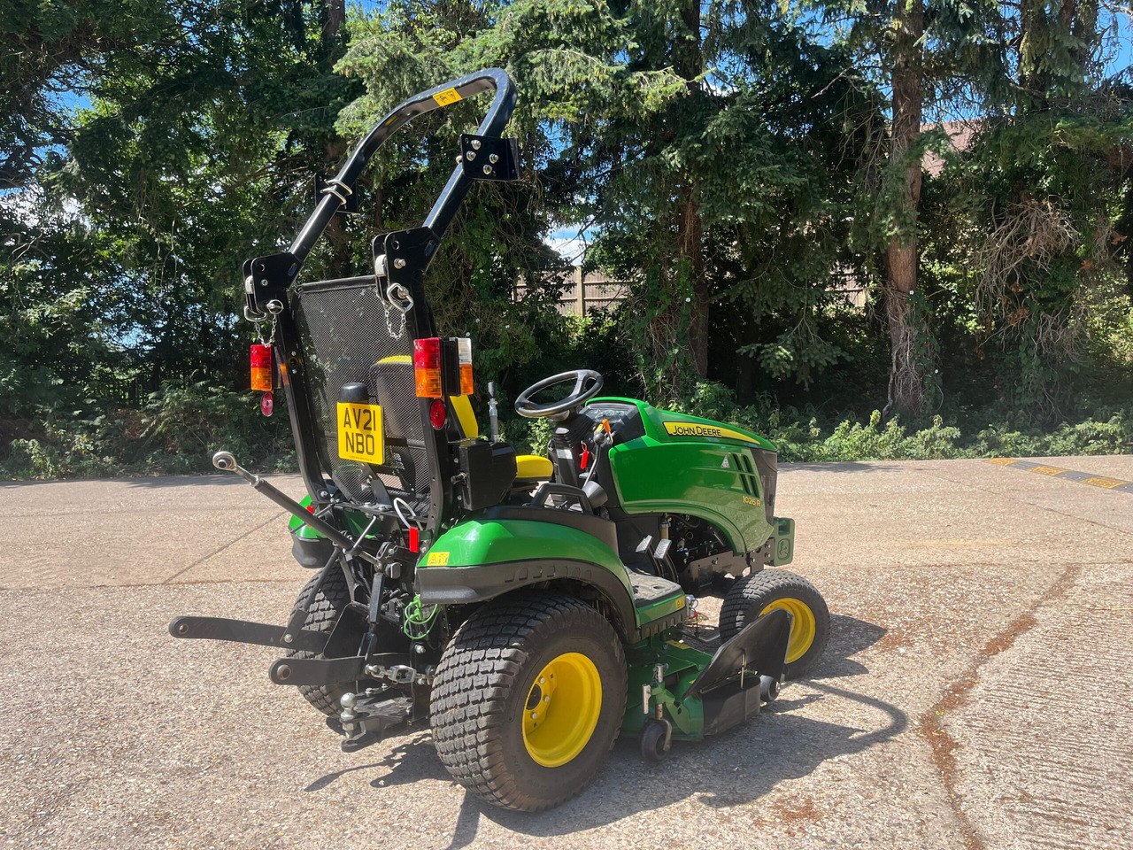 John Deere 1026R Sub-compact Tractor - Micro tracteur: photos 2 John Deere 1026R Sub-compact Tractor - Micro tracteur: photos 2