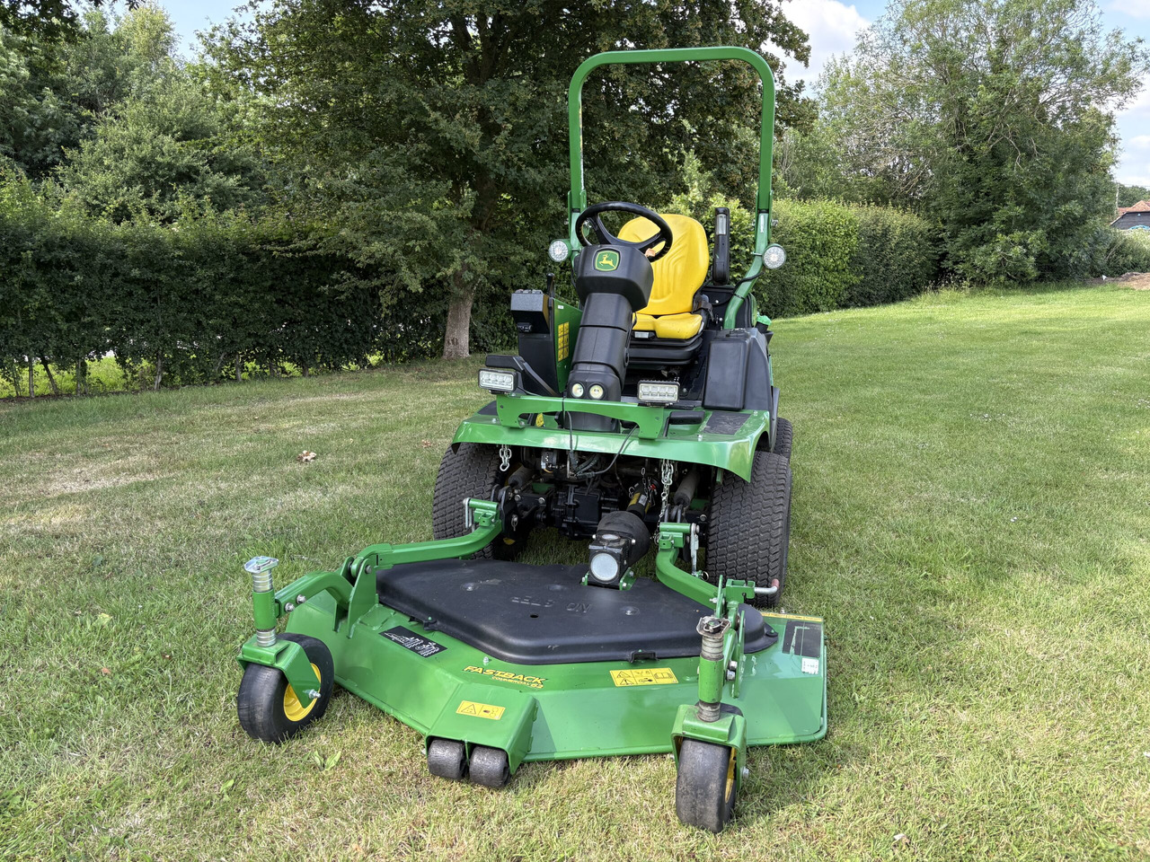 John Deere 1570 C/W 60" rear discharge deck - Motofaucheuse: photos 2 John Deere 1570 C/W 60" rear discharge deck - Motofaucheuse: photos 2