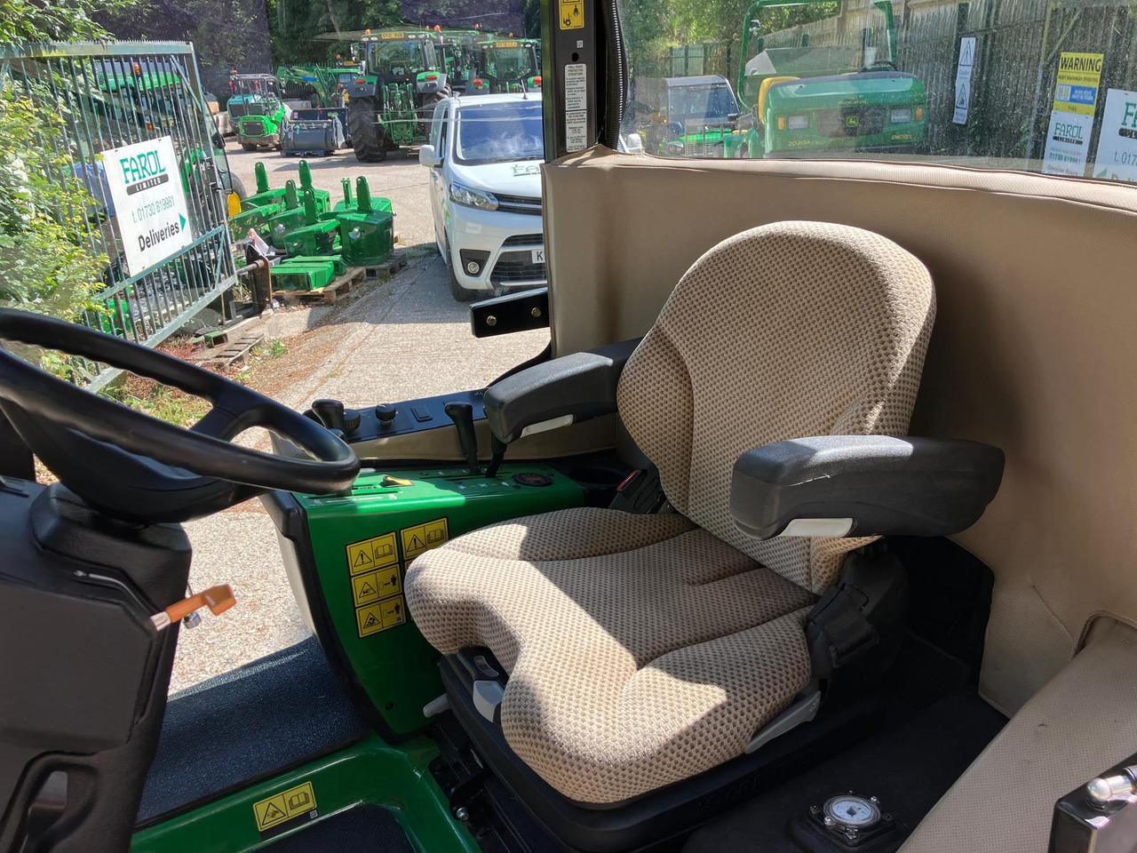 John Deere 1585 out front mower - Motofaucheuse: photos 5 John Deere 1585 out front mower - Motofaucheuse: photos 5