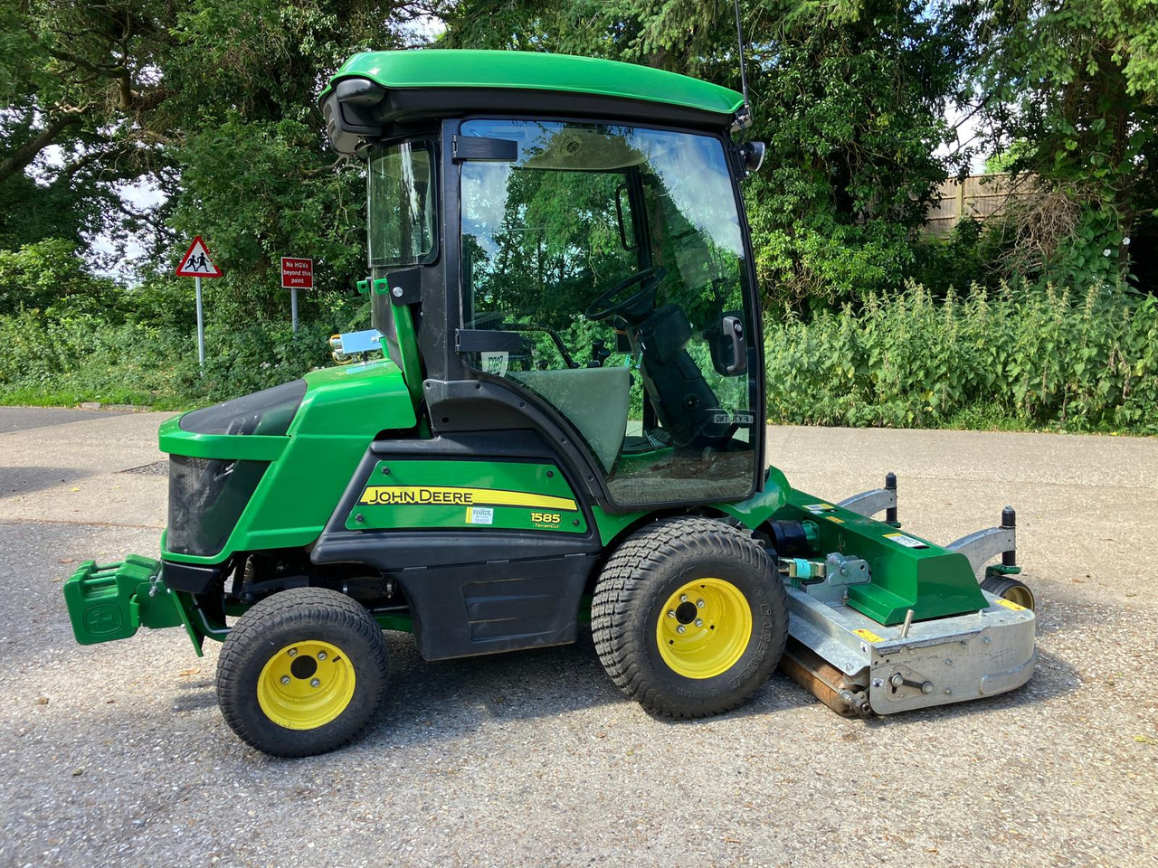 John Deere 1585 out front mower - Motofaucheuse: photos 3 John Deere 1585 out front mower - Motofaucheuse: photos 3