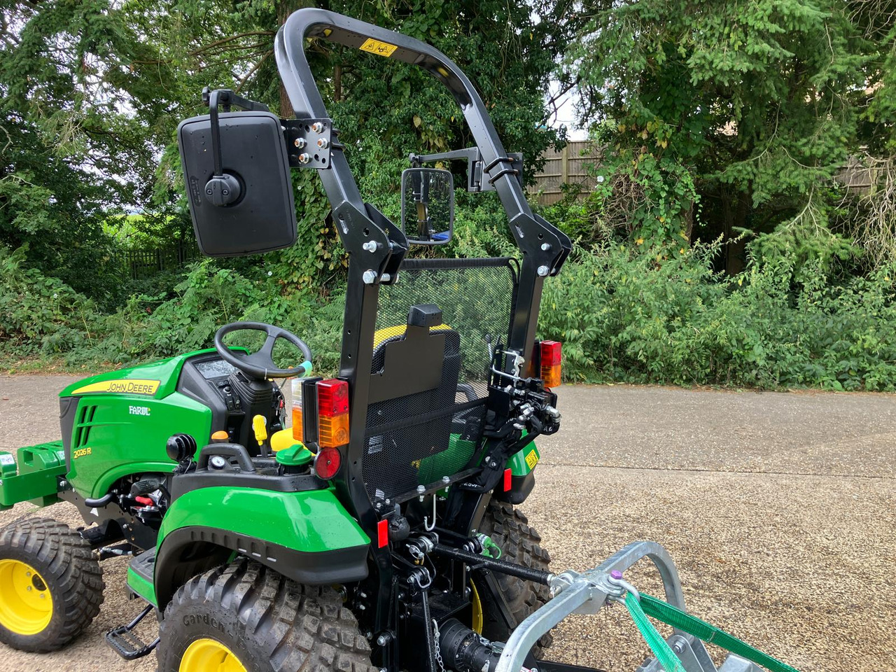 John Deere 2026R compact tractor - Micro tracteur: photos 3 John Deere 2026R compact tractor - Micro tracteur: photos 3
