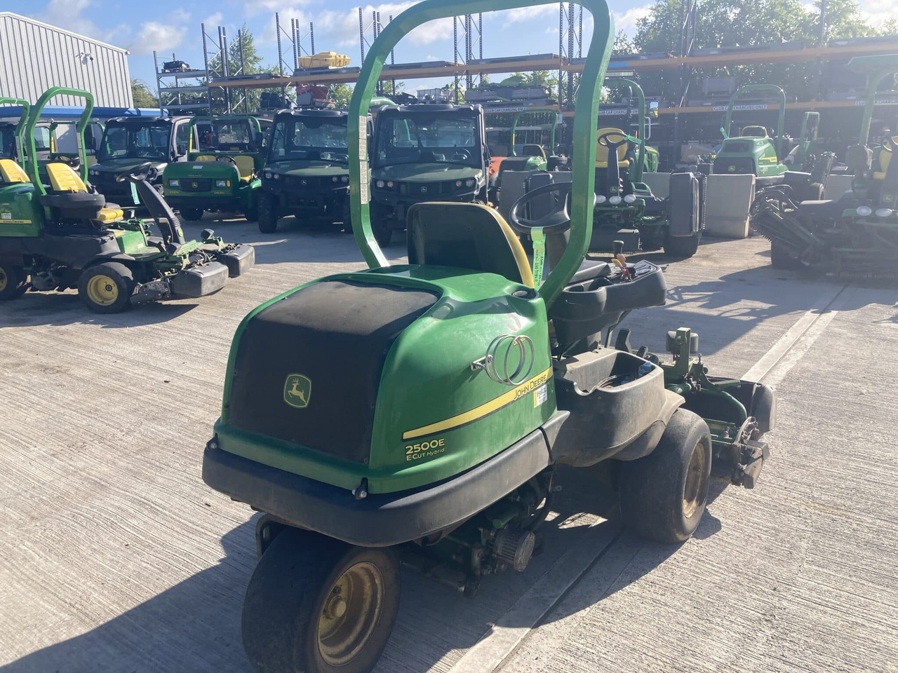 John Deere 2500EH greens triple mower - Motofaucheuse: photos 5 John Deere 2500EH greens triple mower - Motofaucheuse: photos 5