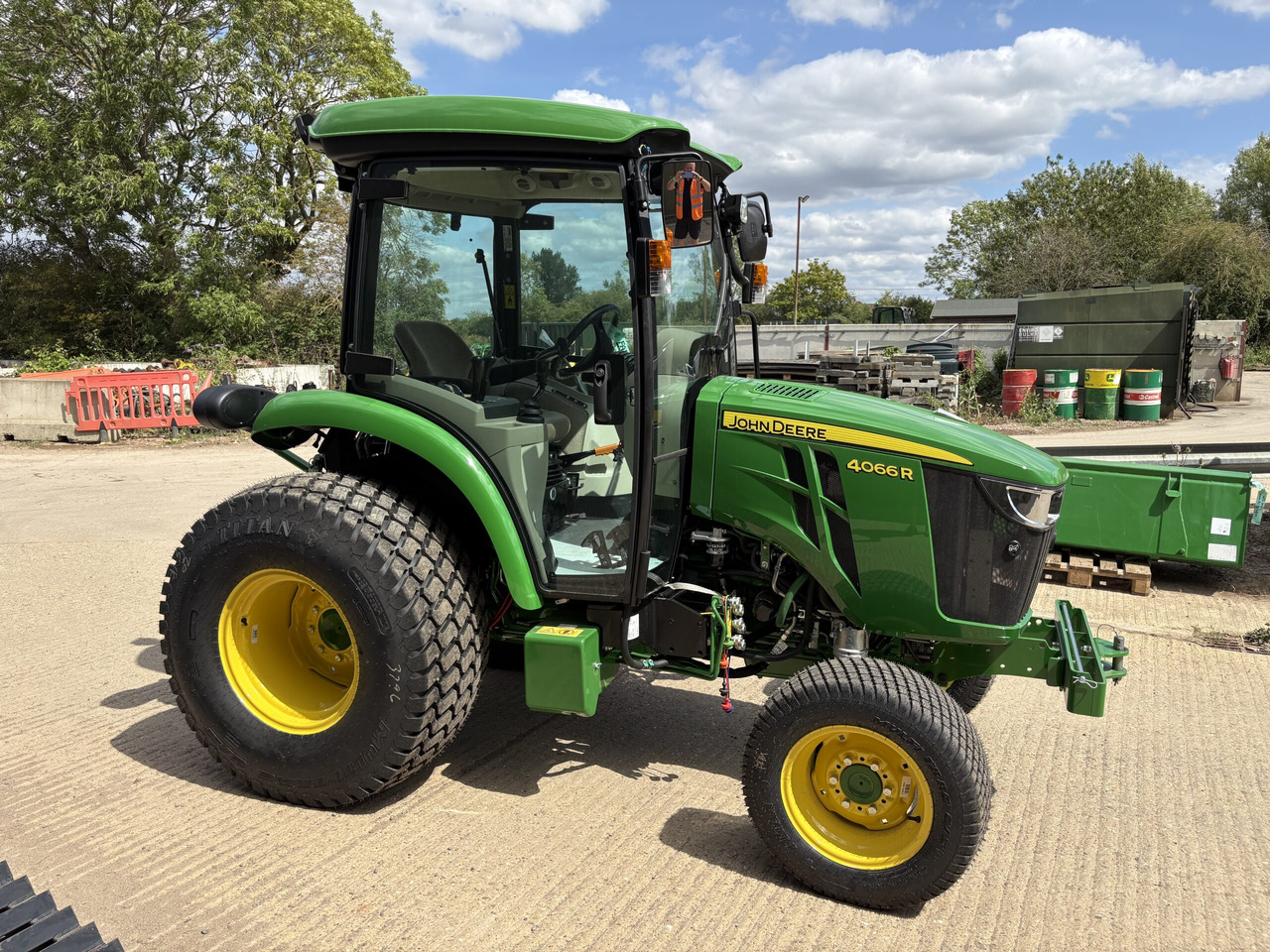 John Deere 4066R Compact Tractor - Micro tracteur: photos 1 John Deere 4066R Compact Tractor - Micro tracteur: photos 1
