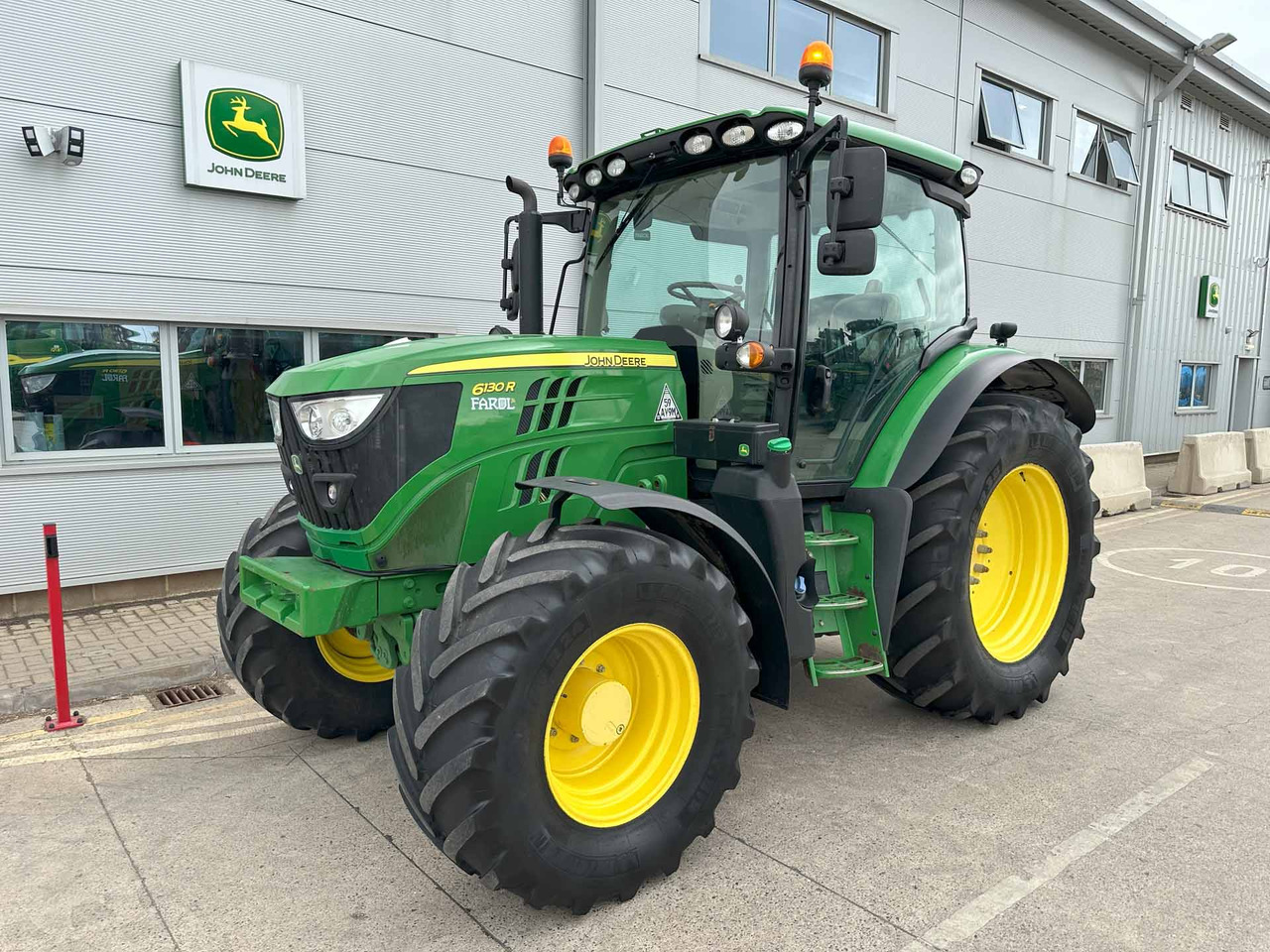 John Deere 6130R - Tracteur agricole: photos 1 John Deere 6130R - Tracteur agricole: photos 1