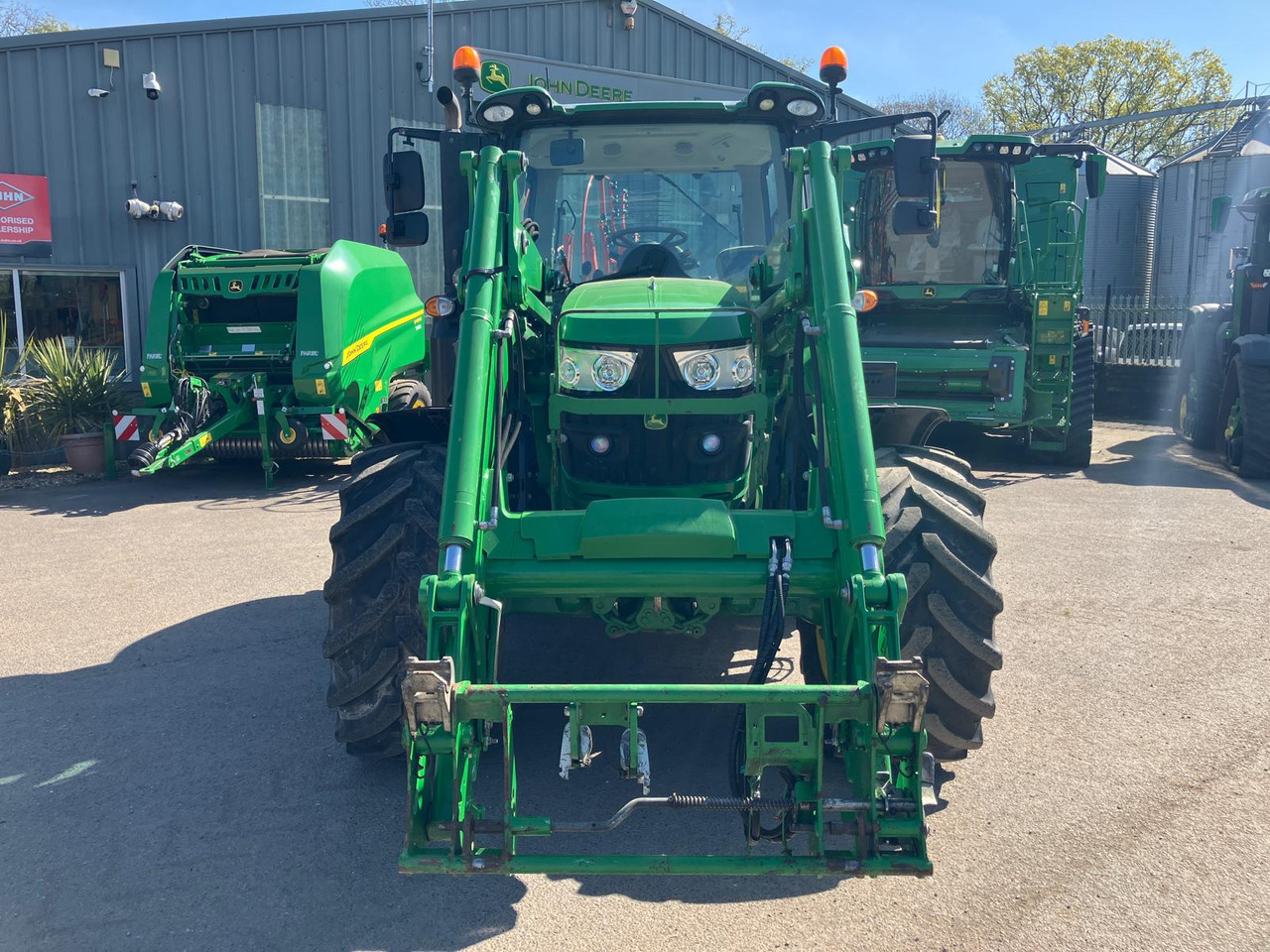 John Deere 6130R - Tracteur agricole: photos 4 John Deere 6130R - Tracteur agricole: photos 4