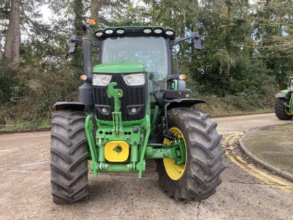John Deere 6R 215 - Tracteur agricole: photos 2 John Deere 6R 215 - Tracteur agricole: photos 2