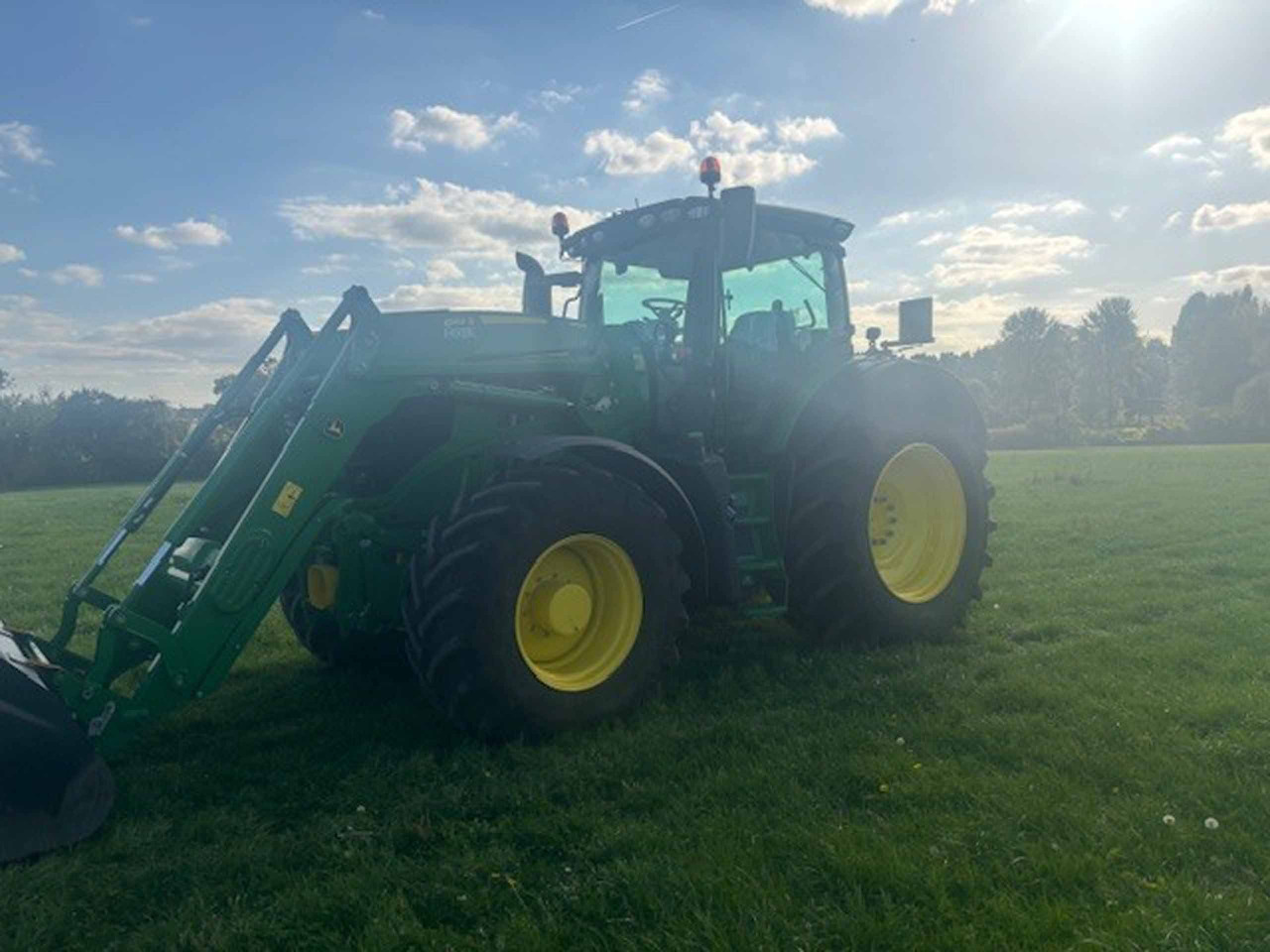 John Deere 6R 250 + 683R - Tracteur agricole: photos 3 John Deere 6R 250 + 683R - Tracteur agricole: photos 3