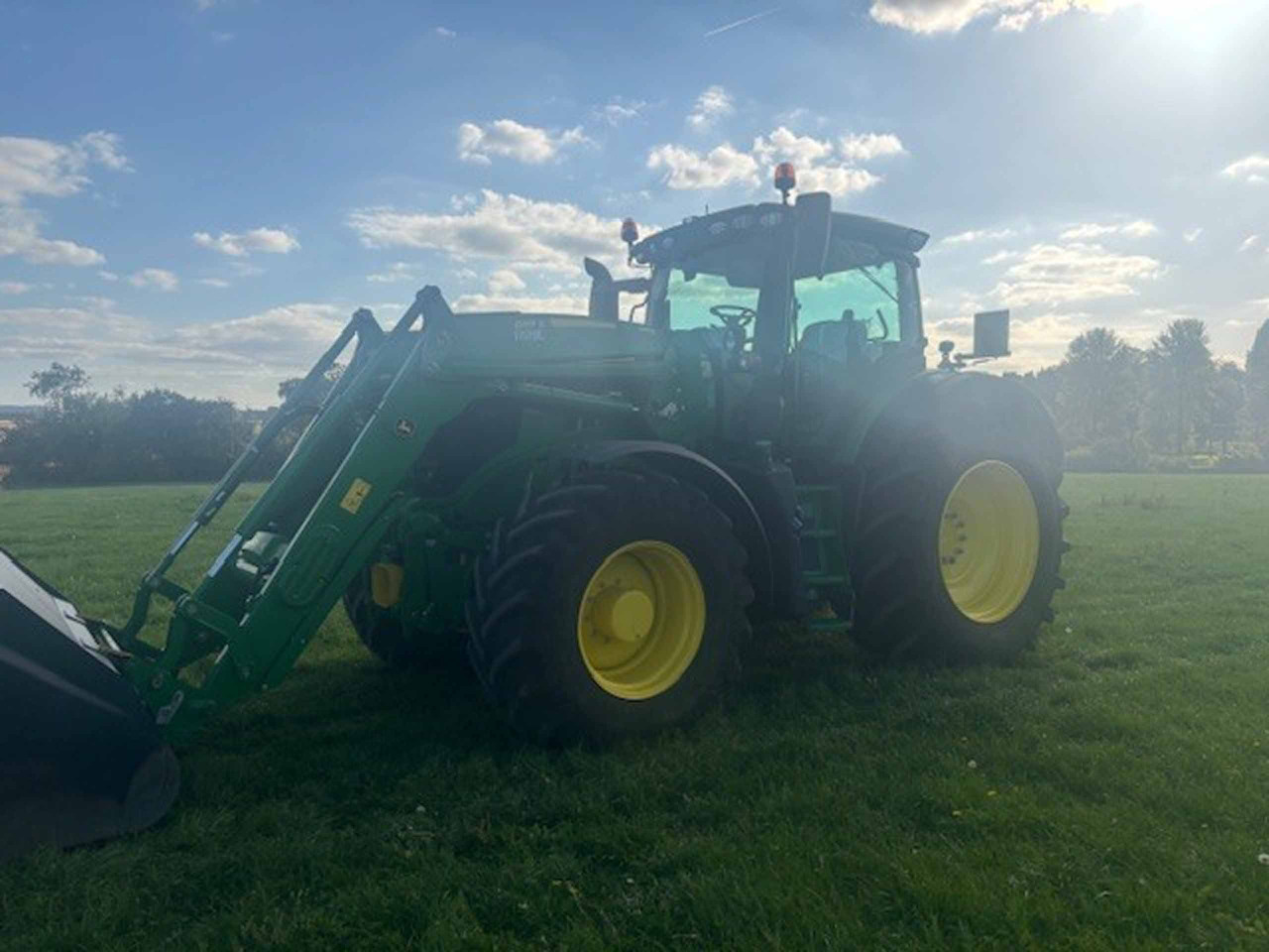 John Deere 6R 250 + 683R - Tracteur agricole: photos 2 John Deere 6R 250 + 683R - Tracteur agricole: photos 2