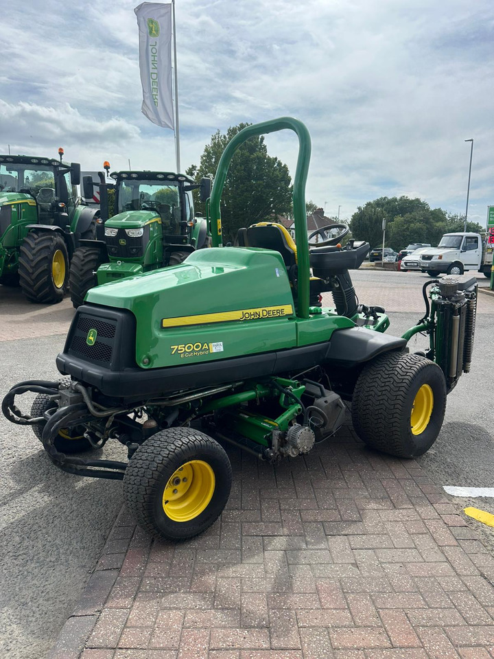 John Deere 7500AE Fairway Mower - Motofaucheuse: photos 2 John Deere 7500AE Fairway Mower - Motofaucheuse: photos 2