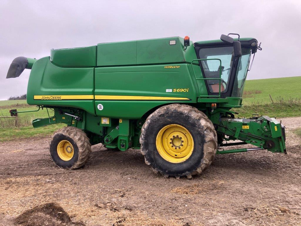 John Deere S690i HM - Moissonneuse-batteuse: photos 2 John Deere S690i HM - Moissonneuse-batteuse: photos 2