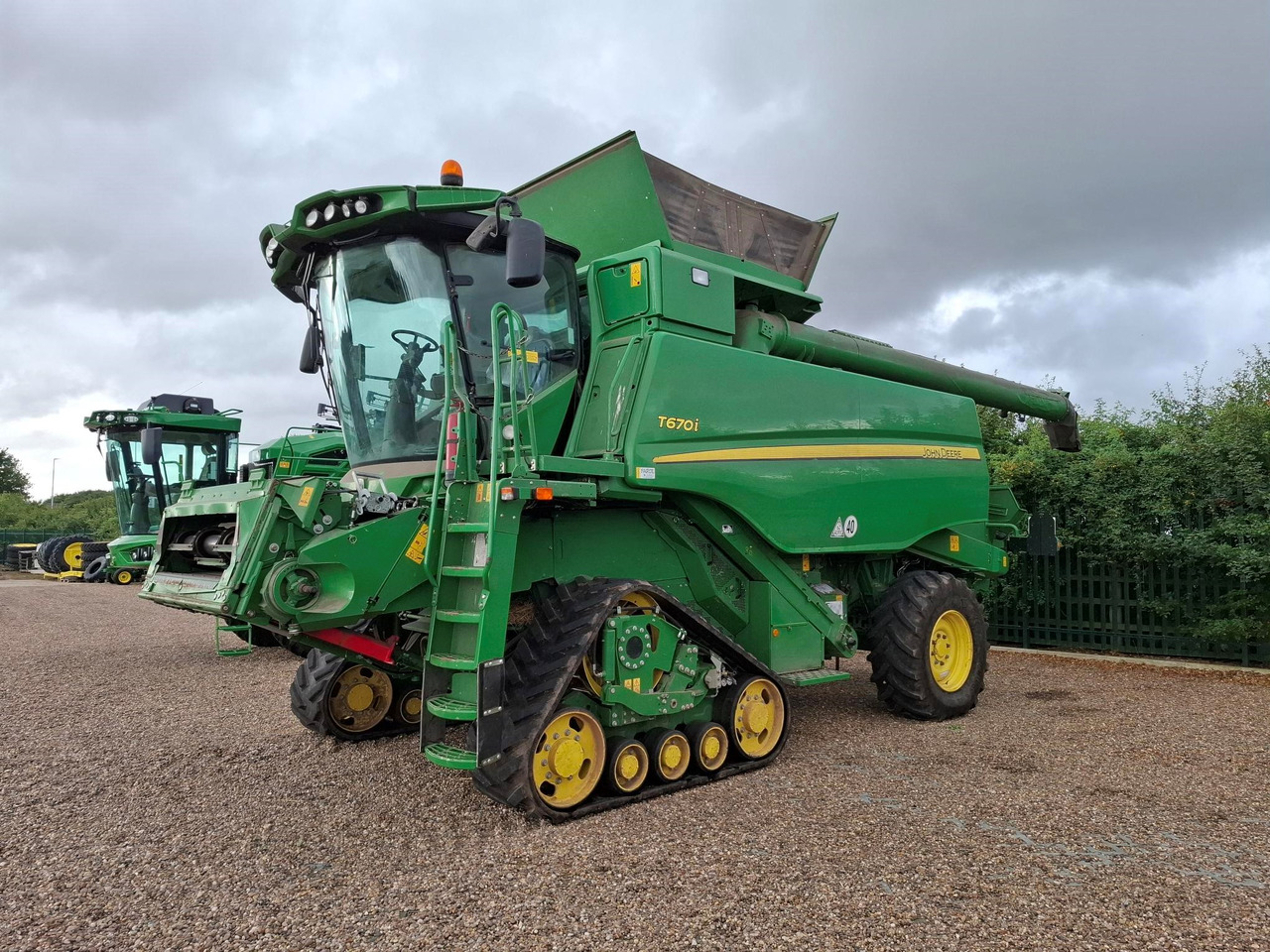 John Deere T670i - Moissonneuse-batteuse: photos 1 John Deere T670i - Moissonneuse-batteuse: photos 1