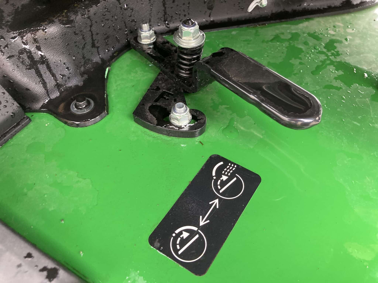 Motofaucheuse John Deere X940R ride on rotary mower: photos 9