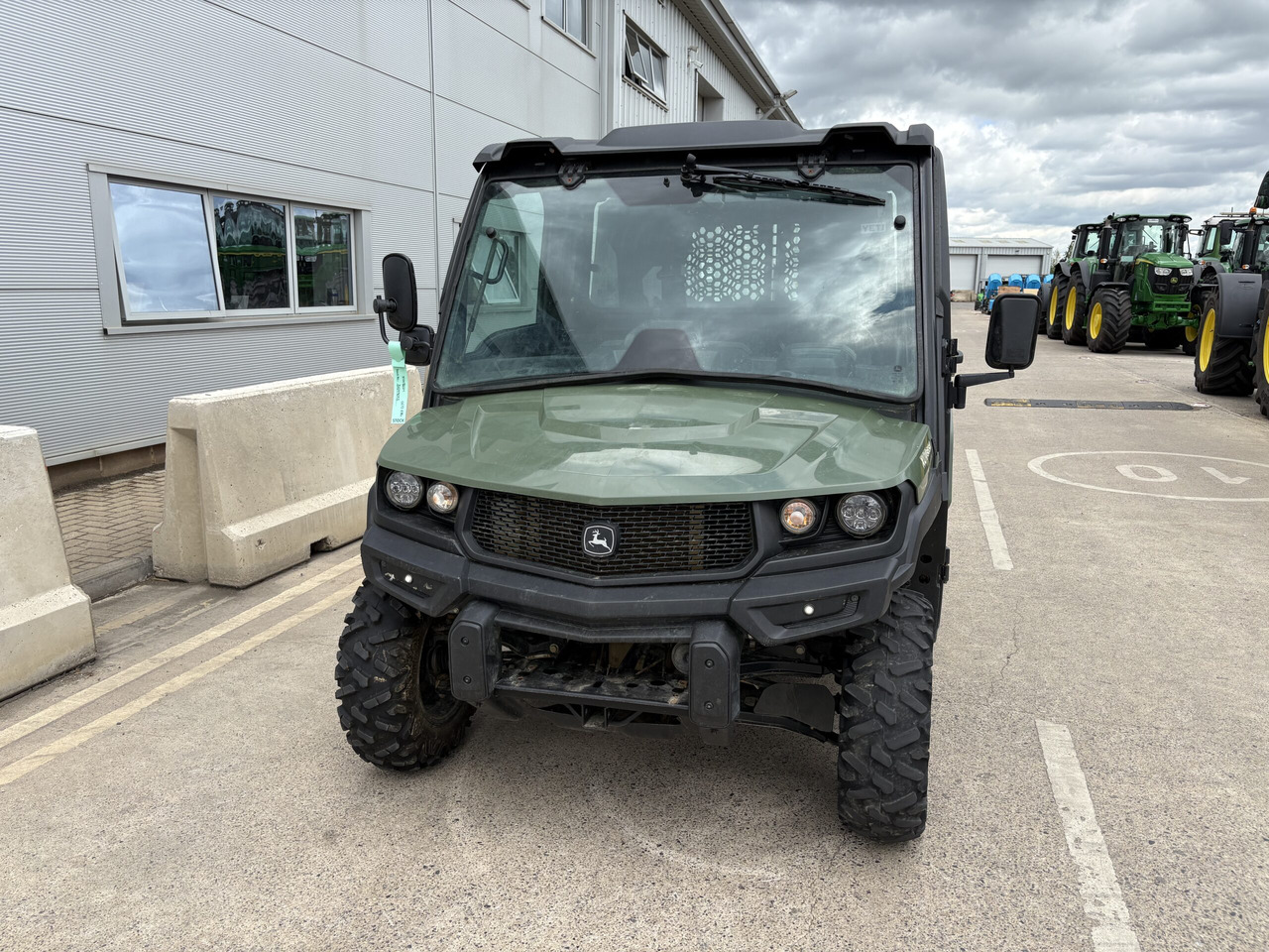 John Deere XUV865M Gator - Quadricycle: photos 2 John Deere XUV865M Gator - Quadricycle: photos 2