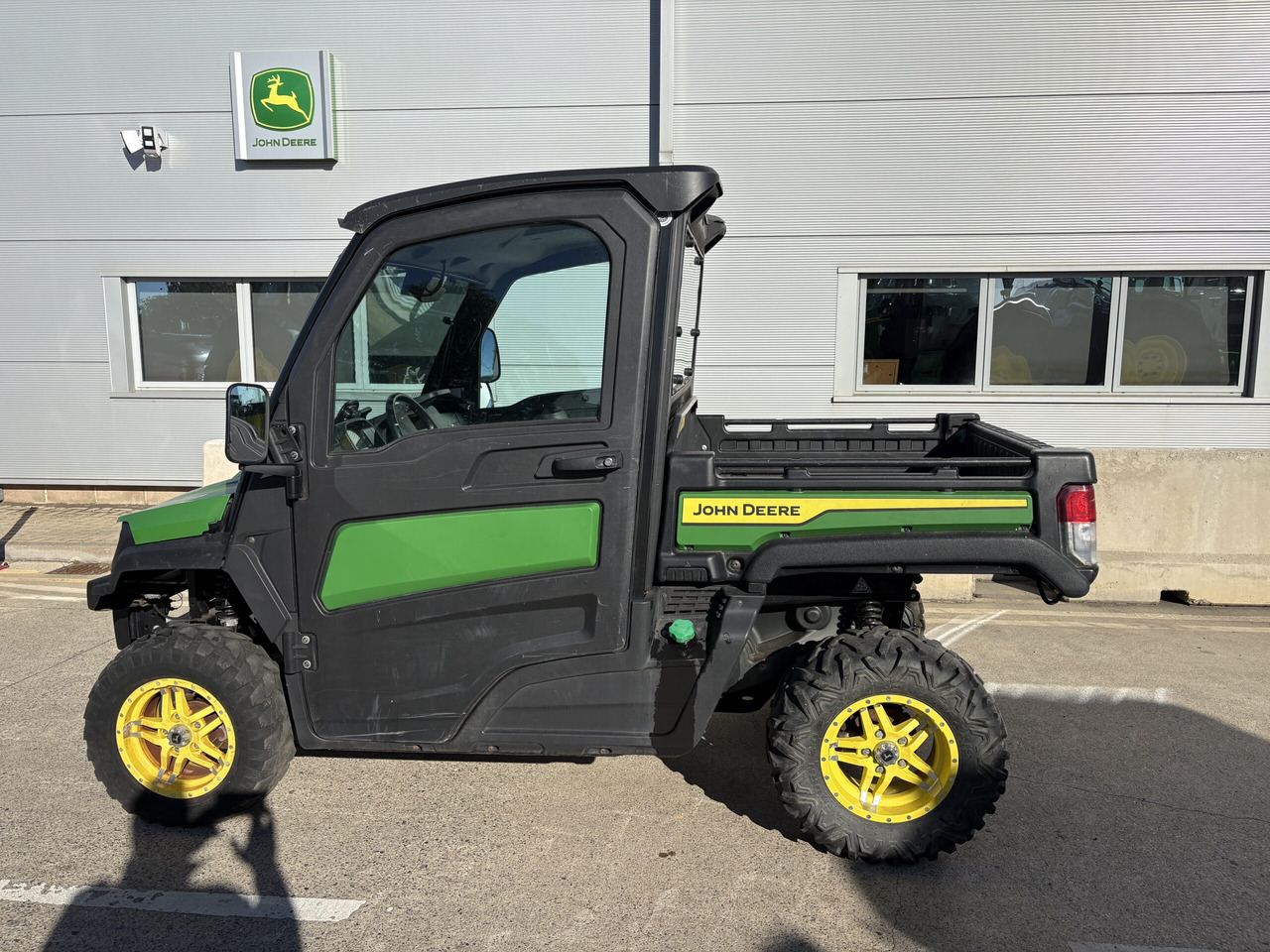 John Deere XUV865M Gator - Quadricycle: photos 1 John Deere XUV865M Gator - Quadricycle: photos 1