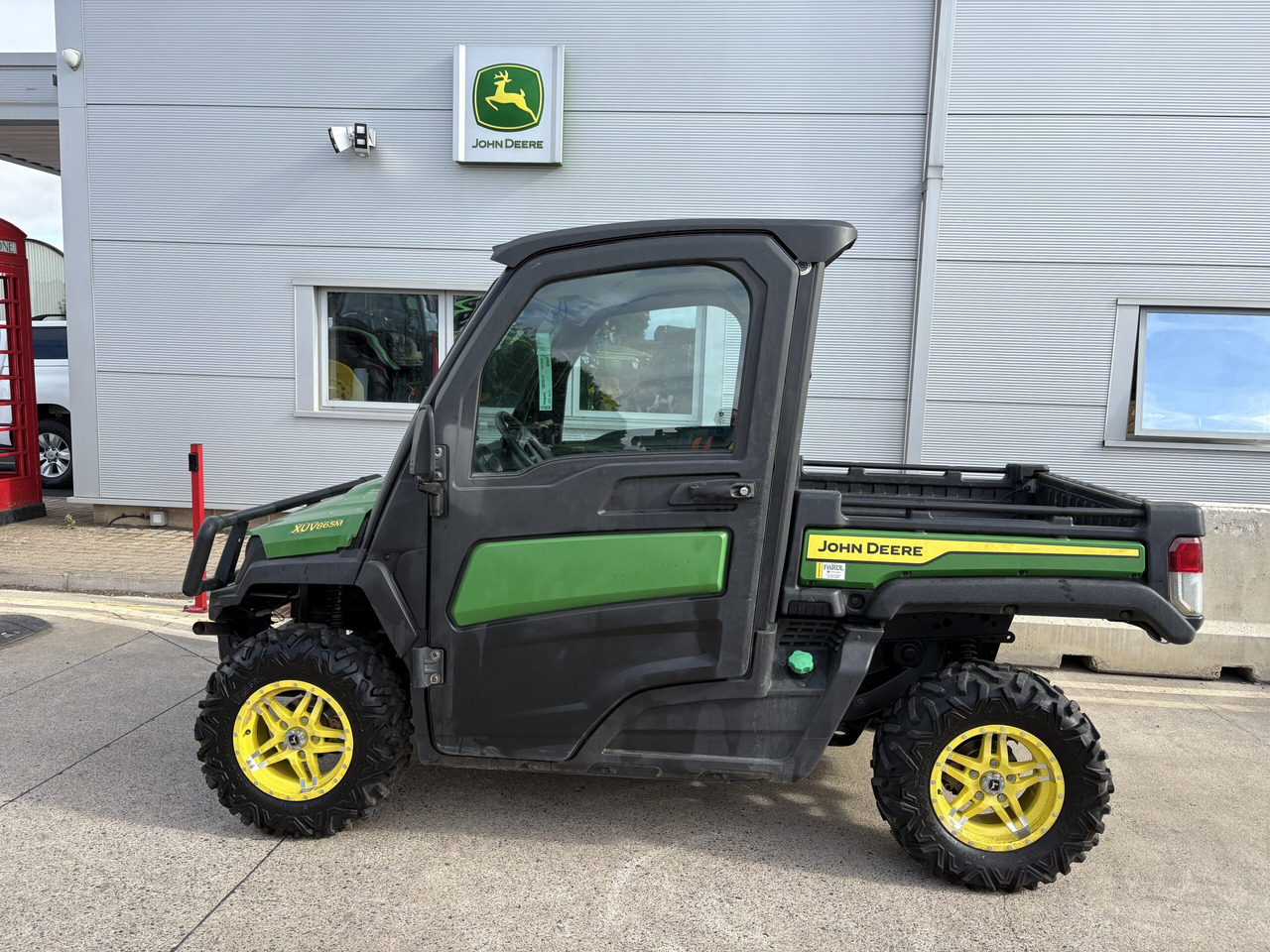 John Deere XUV865M Gator - Quadricycle: photos 1 John Deere XUV865M Gator - Quadricycle: photos 1