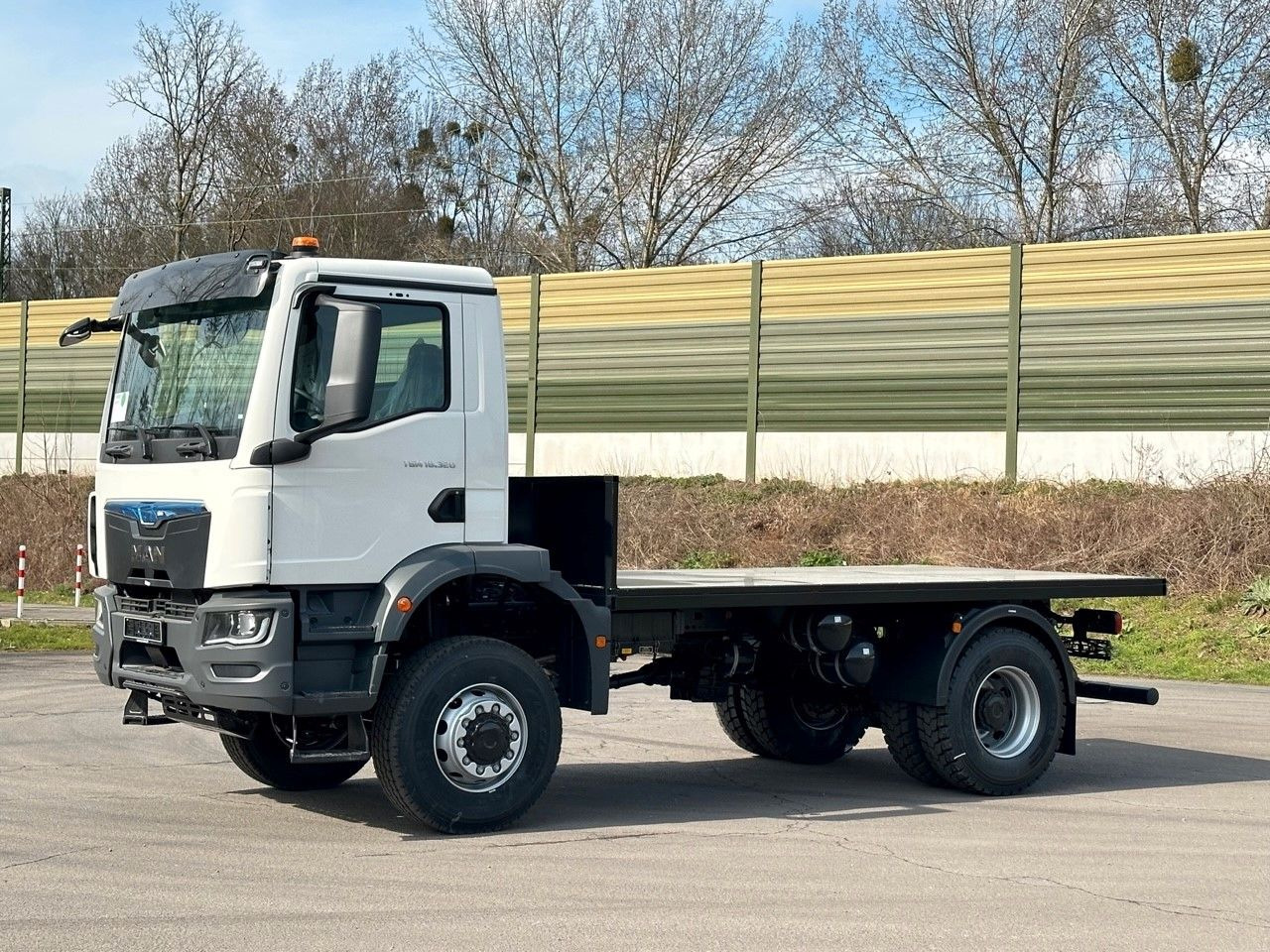 MAN TGM 18.320 4x4 Euro 6e Plato - Camion plateau: photos 2 MAN TGM 18.320 4x4 Euro 6e Plato - Camion plateau: photos 2