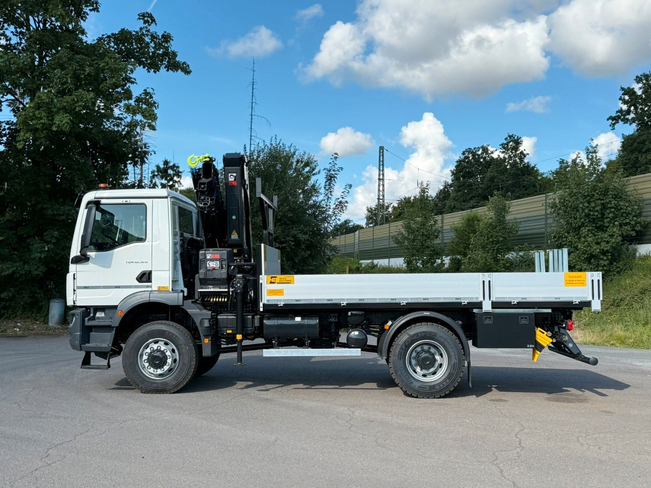 MAN TGM 18.320 4x4 Hiab 228-4 Kran - Camion grue: photos 4 MAN TGM 18.320 4x4 Hiab 228-4 Kran - Camion grue: photos 4