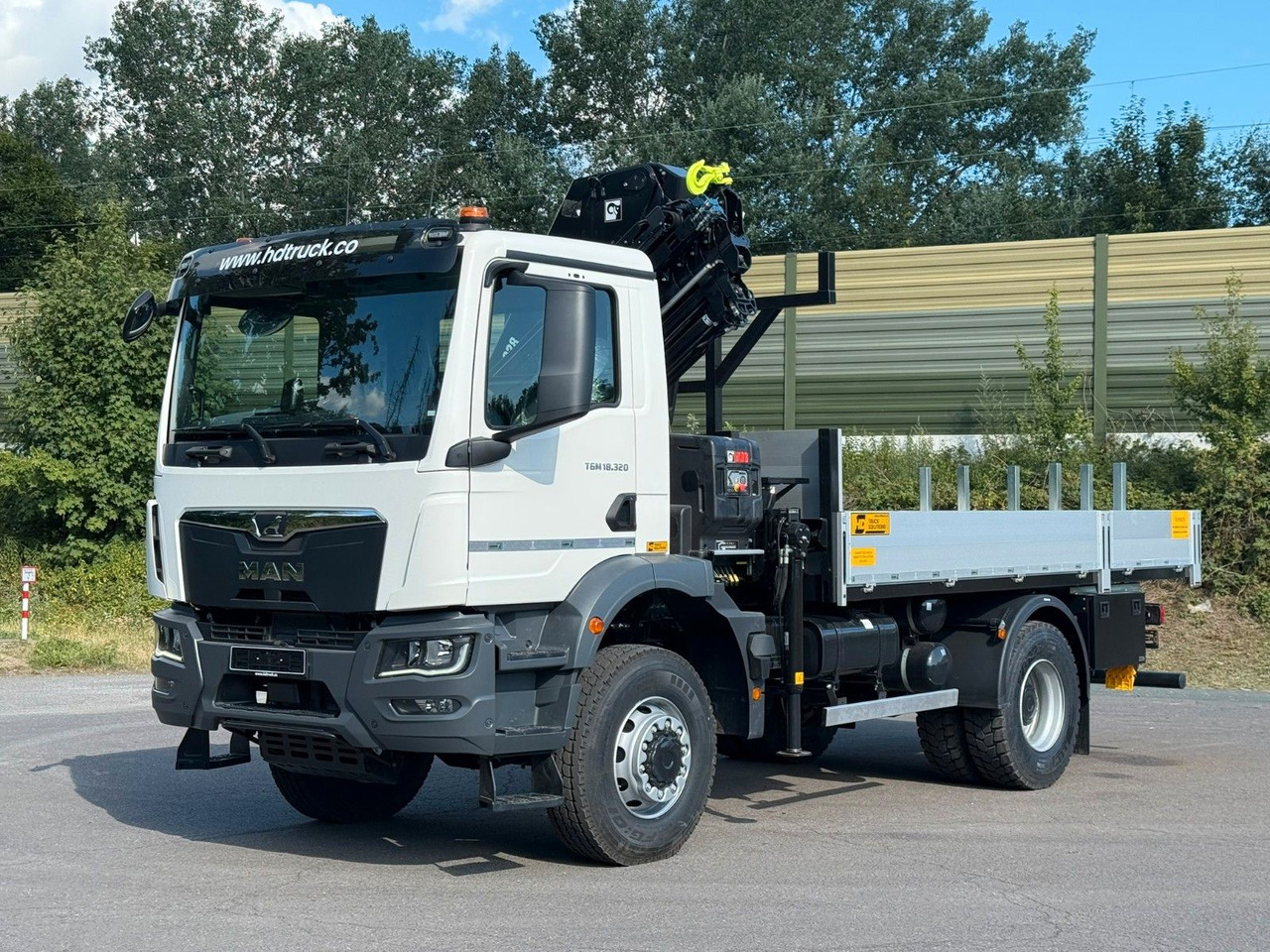 MAN TGM 18.320 4x4 Hiab 228-4 Kran - Camion grue: photos 2 MAN TGM 18.320 4x4 Hiab 228-4 Kran - Camion grue: photos 2