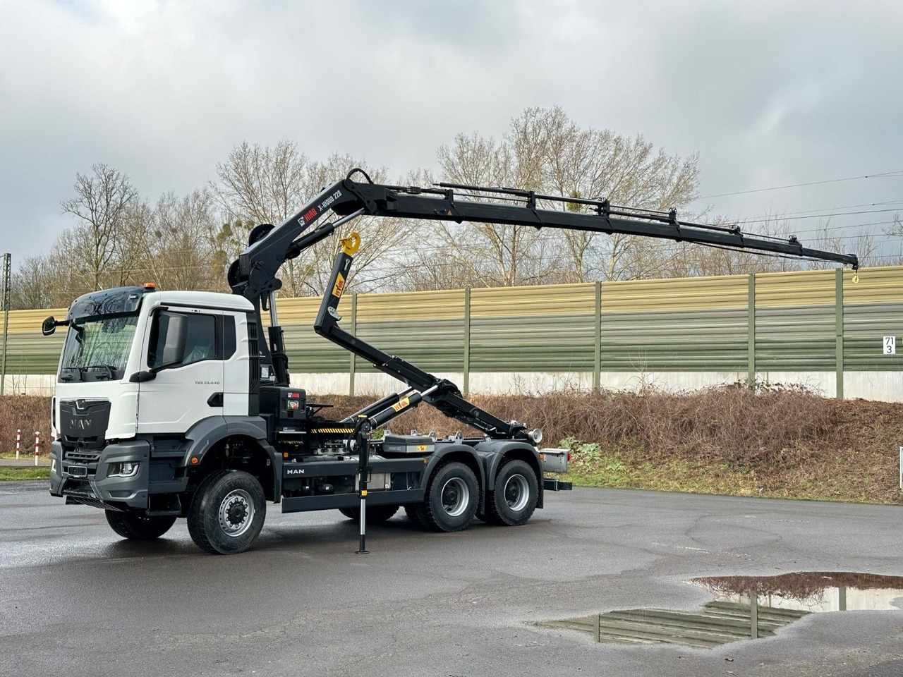 MAN TGS 33.440 6x6 BB Abrollkipper+Kran Hiab 228-6 - Camion ampliroll, Camion grue: photos 2 MAN TGS 33.440 6x6 BB Abrollkipper+Kran Hiab 228-6 - Camion ampliroll, Camion grue: photos 2