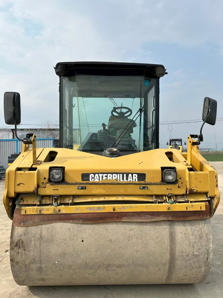 CATERPILLAR CB564D - Compacteur: photos 3 CATERPILLAR CB564D - Compacteur: photos 3