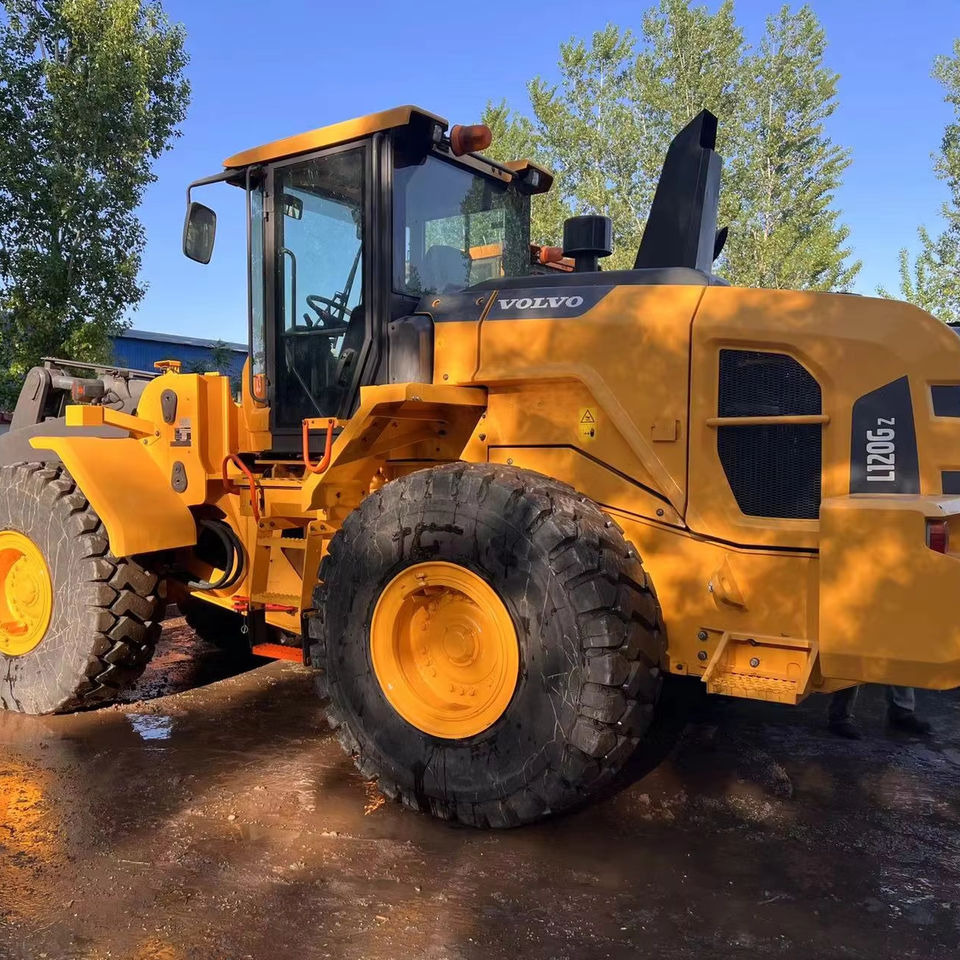 Hot Sale Used VOLVO L120GZ Loader Construction Machinery High Quality  Loader VOLVO - Chargeuse sur pneus: photos 1 Hot Sale Used VOLVO L120GZ Loader Construction Machinery High Quality  Loader VOLVO - Chargeuse sur pneus: photos 1
