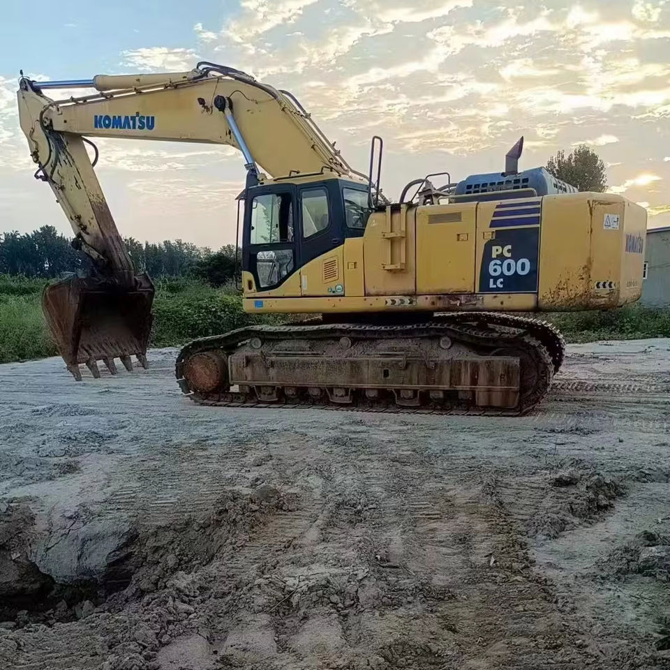 Original Good Condition USED Excavator PC600LC-8 60 Ton Excavator Crawler Excavator for Komatsu on Sale - Pelle sur chenille: photos 1 Original Good Condition USED Excavator PC600LC-8 60 Ton Excavator Crawler Excavator for Komatsu on Sale - Pelle sur chenille: photos 1