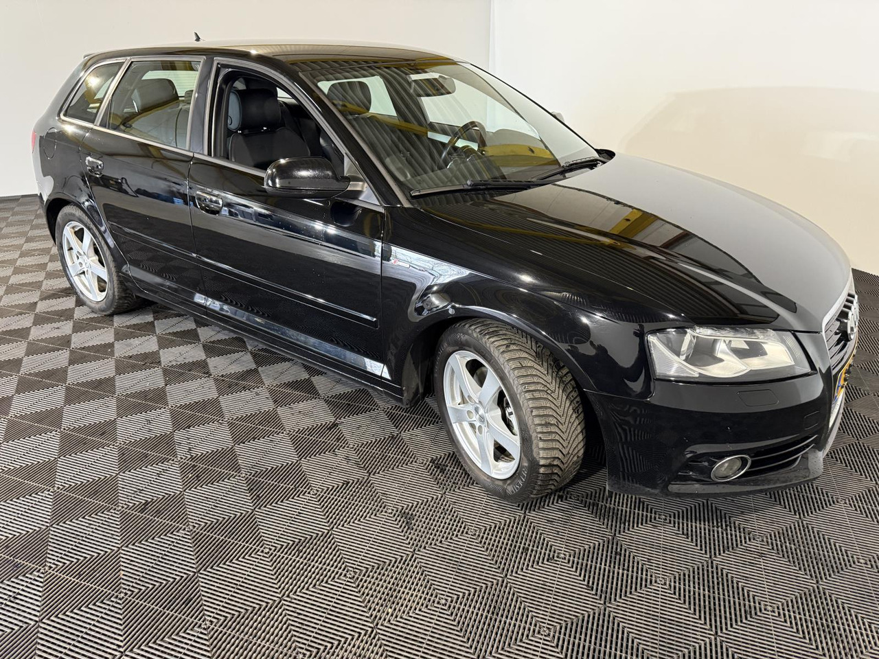 Audi A3 Sportback 1.2 TFSI S Line 35-ZGK-9 288.082 km - Voiture: photos 3 Audi A3 Sportback 1.2 TFSI S Line 35-ZGK-9 288.082 km - Voiture: photos 3