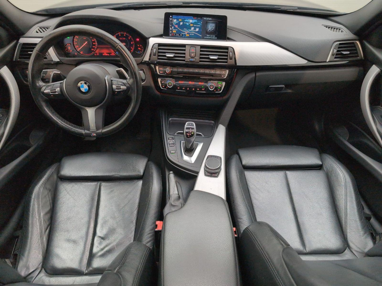 BMW 3-serie 330i Edition M Sport Shadow High Executive | 2018 | 184.569 km | Automaat | TP729X | NAP: Logisch - Berline: photos 5 BMW 3-serie 330i Edition M Sport Shadow High Executive | 2018 | 184.569 km | Automaat | TP729X | NAP: Logisch - Berline: photos 5