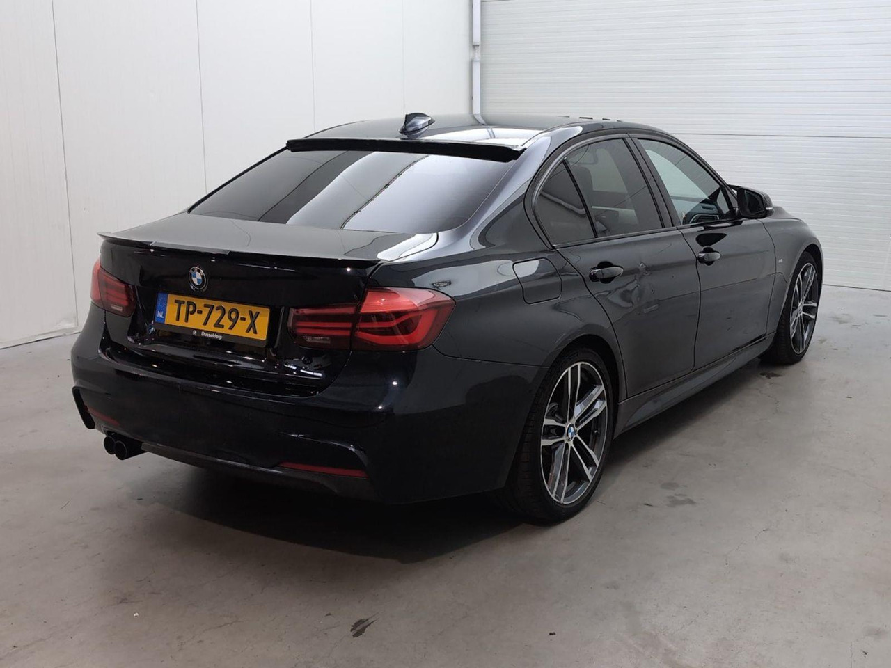BMW 3-serie 330i Edition M Sport Shadow High Executive | 2018 | 184.569 km | Automaat | TP729X | NAP: Logisch - Berline: photos 4 BMW 3-serie 330i Edition M Sport Shadow High Executive | 2018 | 184.569 km | Automaat | TP729X | NAP: Logisch - Berline: photos 4