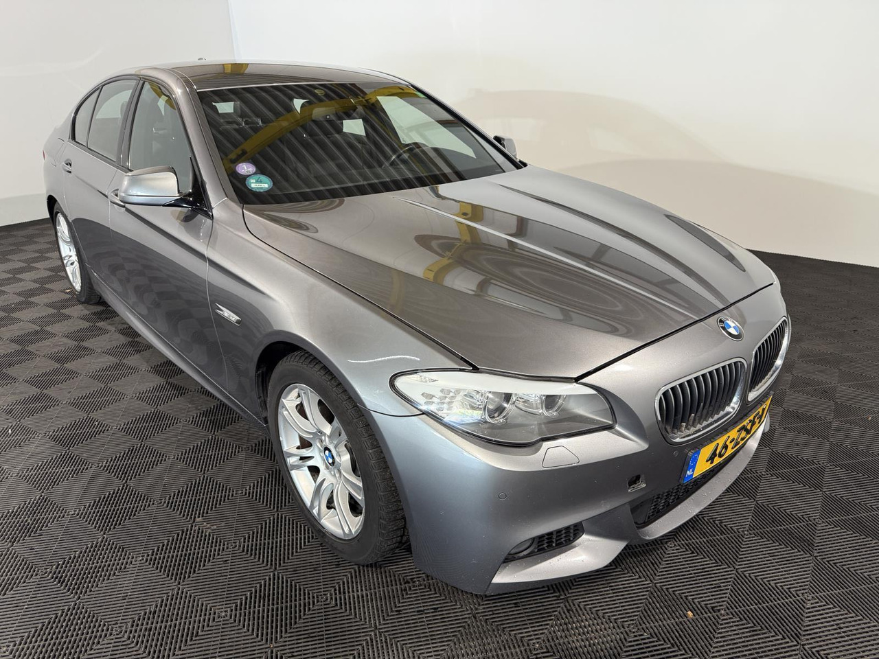 BMW | 5-serie | 520i High Executive | 2013 | 218.545 km | 46ZSF1 | Logisch - Berline: photos 3 BMW | 5-serie | 520i High Executive | 2013 | 218.545 km | 46ZSF1 | Logisch - Berline: photos 3