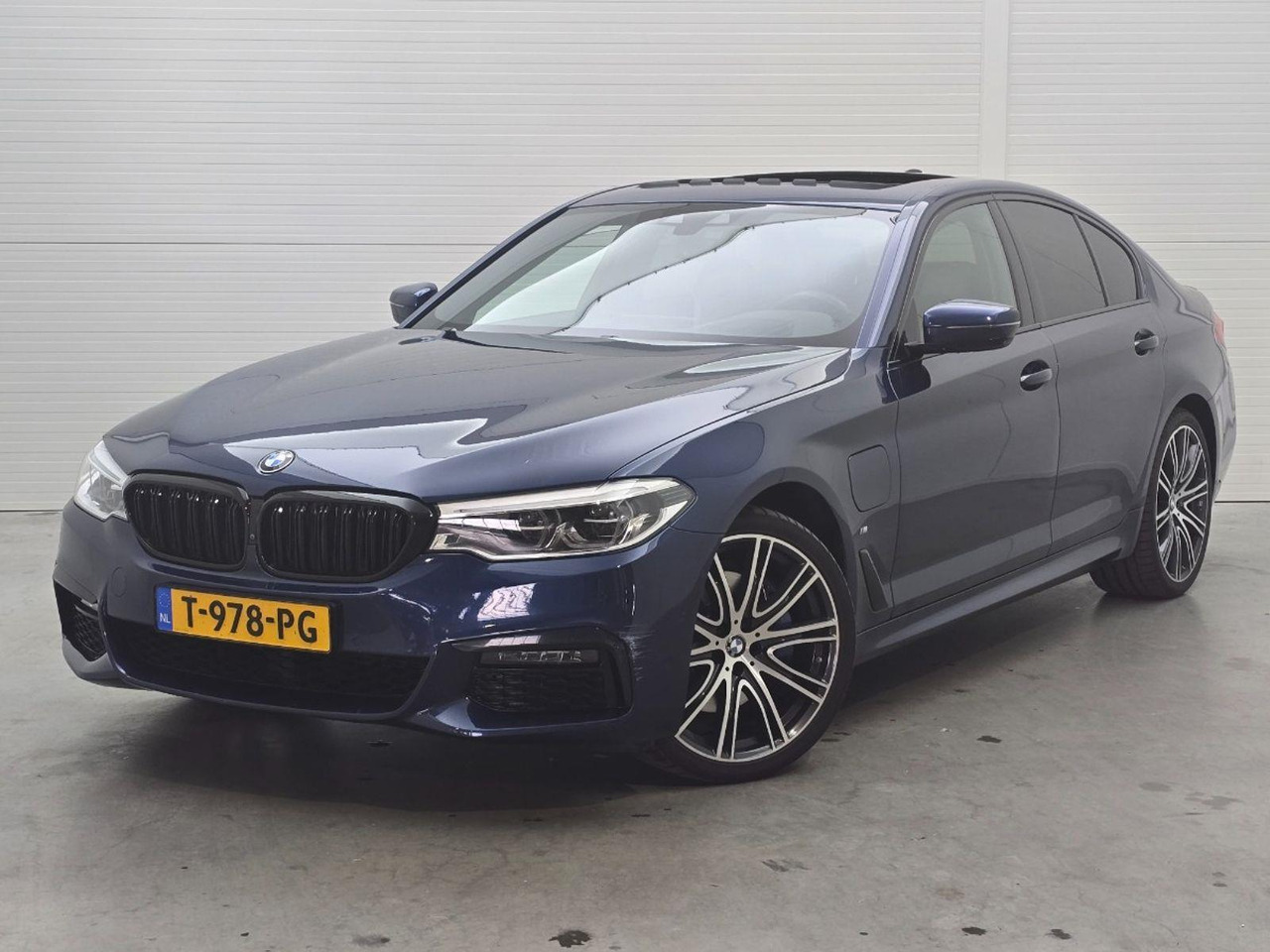 BMW 5-serie 530e iPerformance High Executive | 2020 | 84.303 km | Automaat | T978PG | NAP: Geen oordeel - Berline: photos 1 BMW 5-serie 530e iPerformance High Executive | 2020 | 84.303 km | Automaat | T978PG | NAP: Geen oordeel - Berline: photos 1
