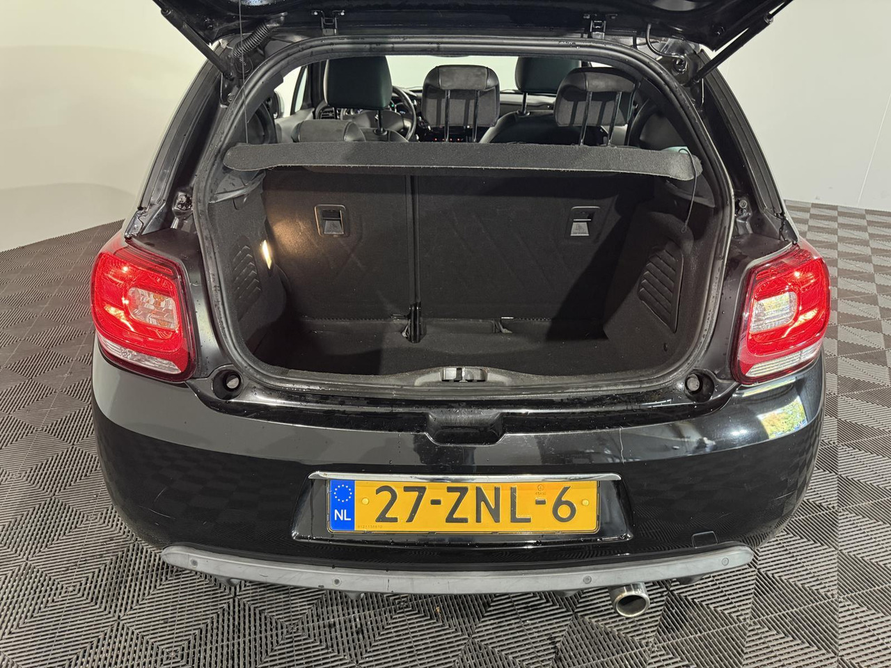 Citroen | DS3 | 1.2 VTi Business | 2013 | 136.694 km | 27ZNL6 | Logisch - Voiture à hayon: photos 4 Citroen | DS3 | 1.2 VTi Business | 2013 | 136.694 km | 27ZNL6 | Logisch - Voiture à hayon: photos 4