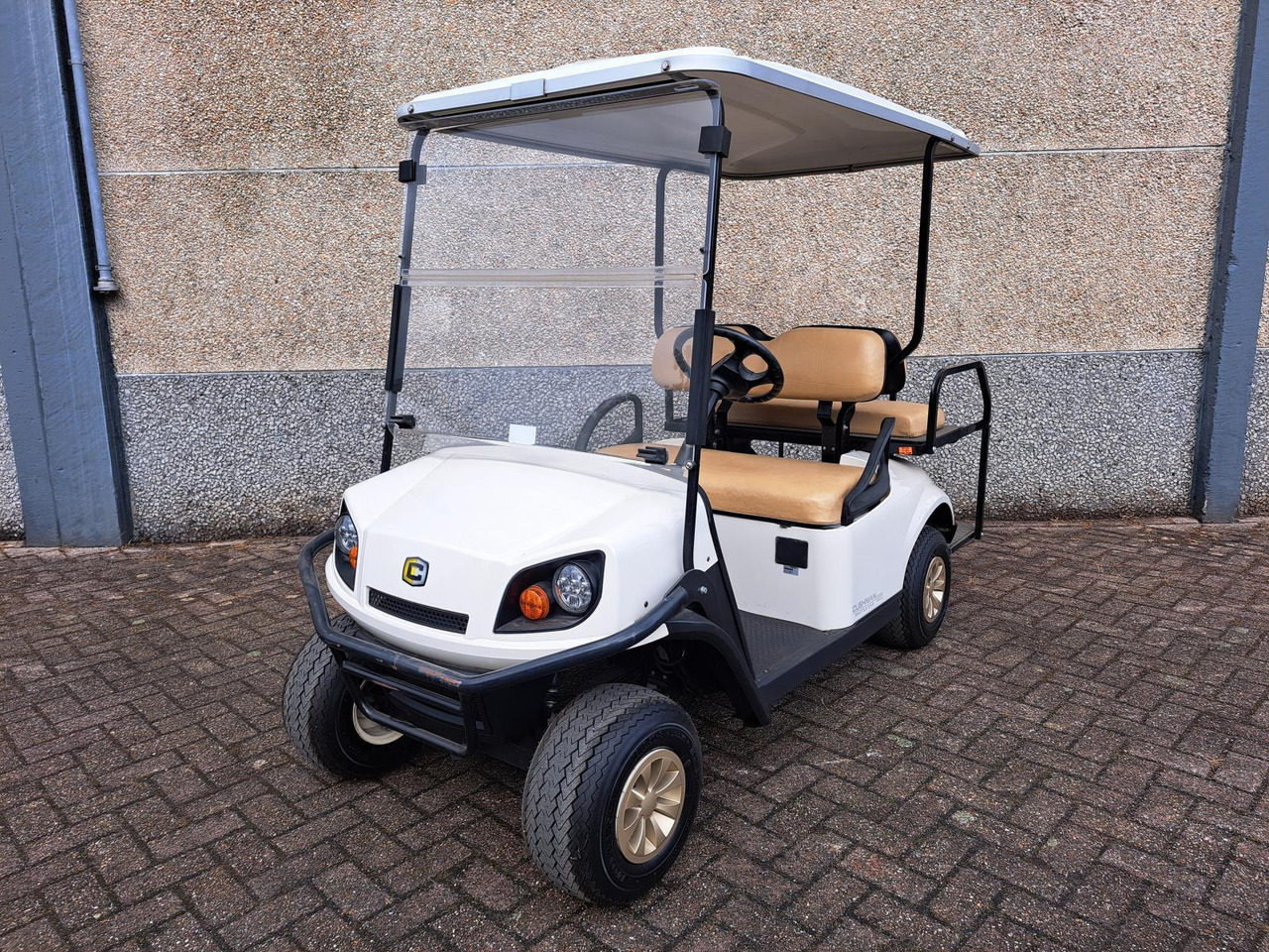Cushman 2+2 Benzine Golfkar (3) - Voiturette de golf: photos 1 Cushman 2+2 Benzine Golfkar (3) - Voiturette de golf: photos 1