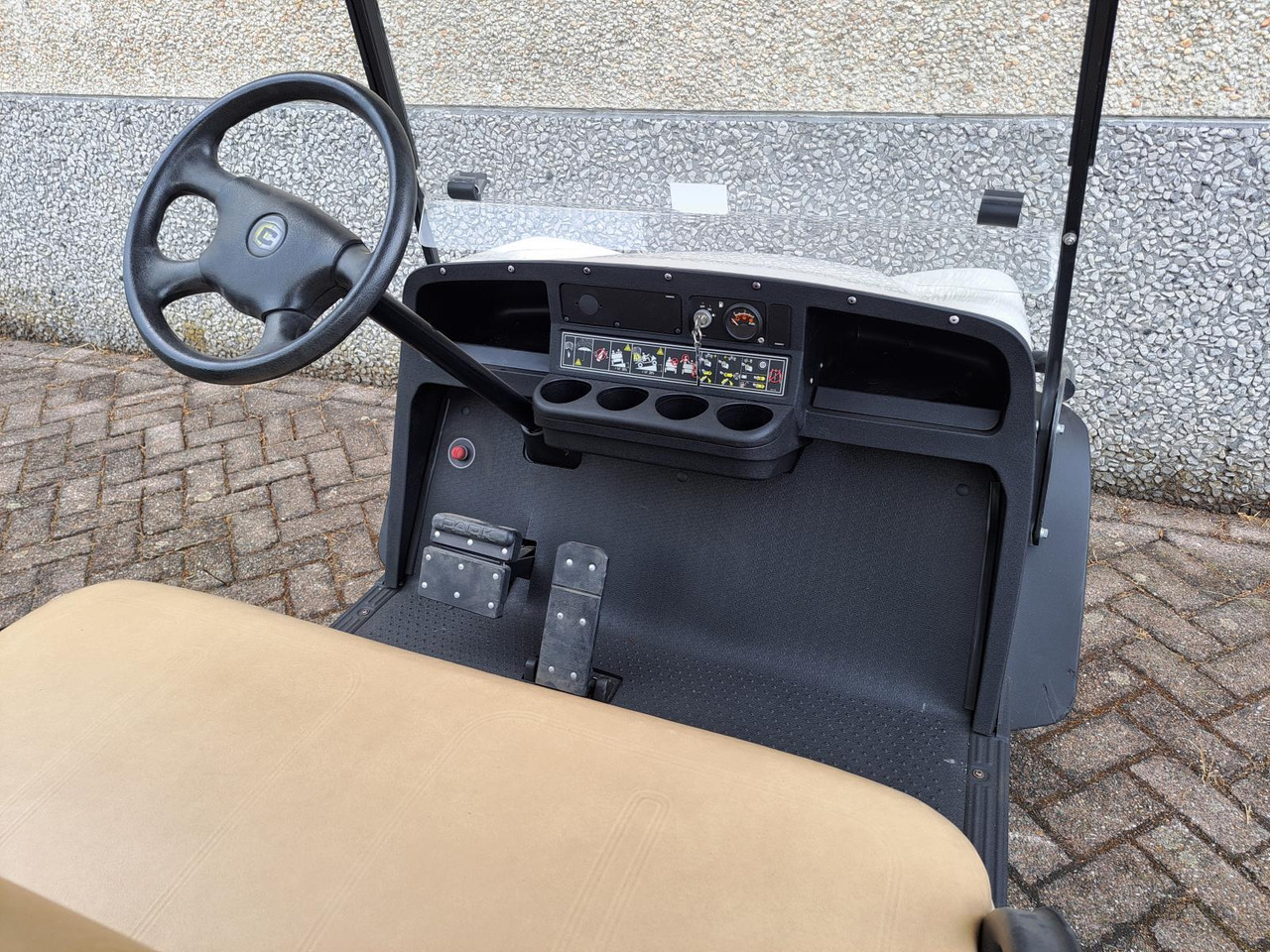 Cushman 2+2 Benzine Golfkar (3) - Voiturette de golf: photos 5 Cushman 2+2 Benzine Golfkar (3) - Voiturette de golf: photos 5